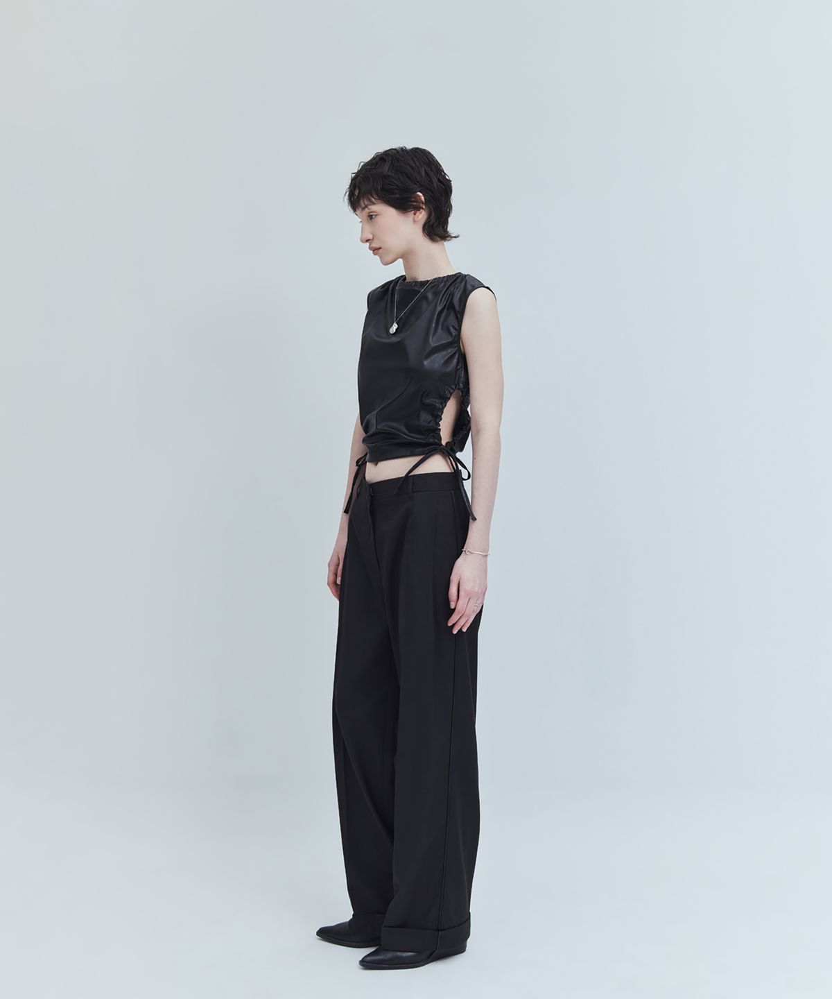 유스(YOUTH) Faux Leather Sleeveless Top - Black