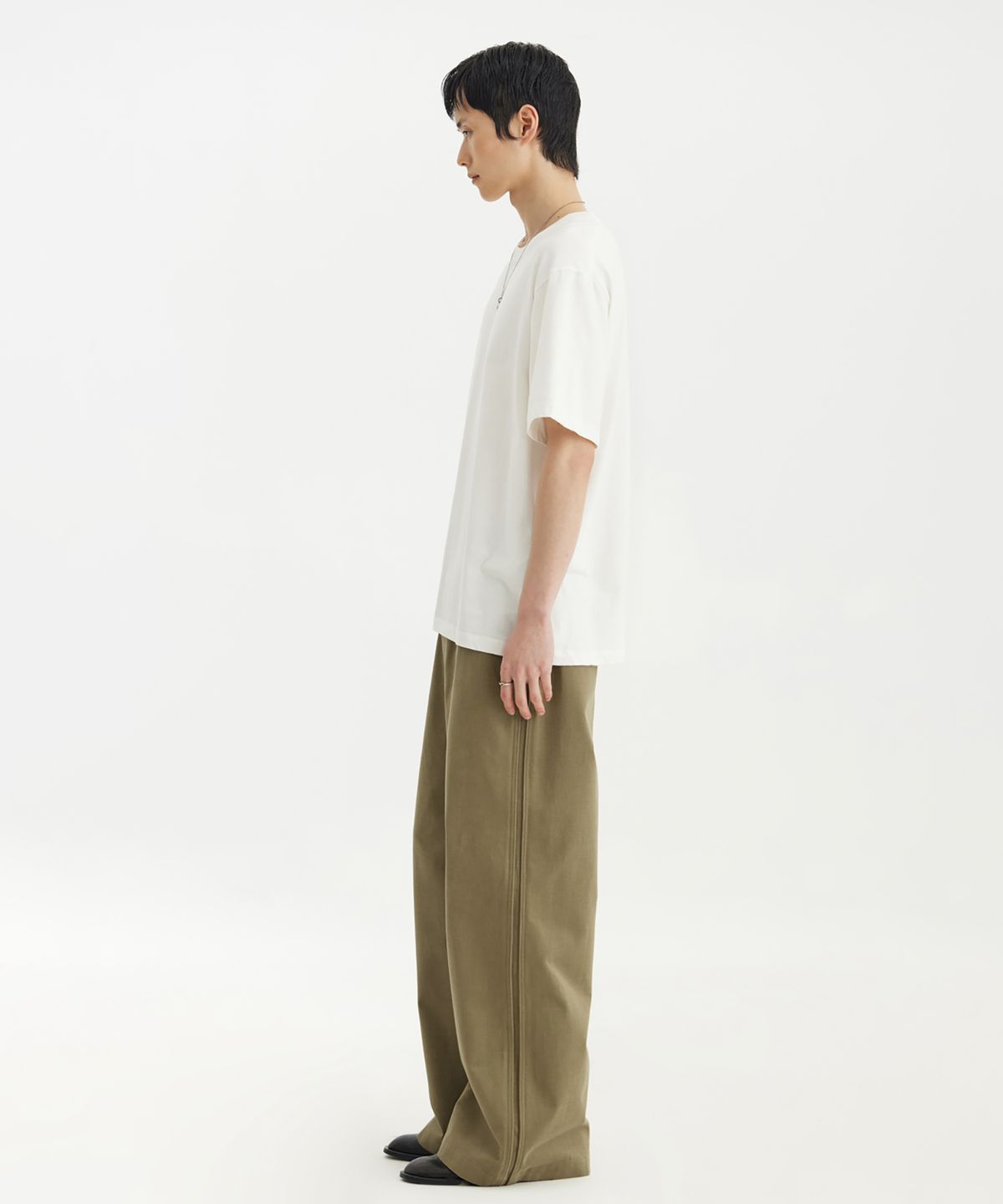 유스(YOUTH) Relaxed T-Shirt - White