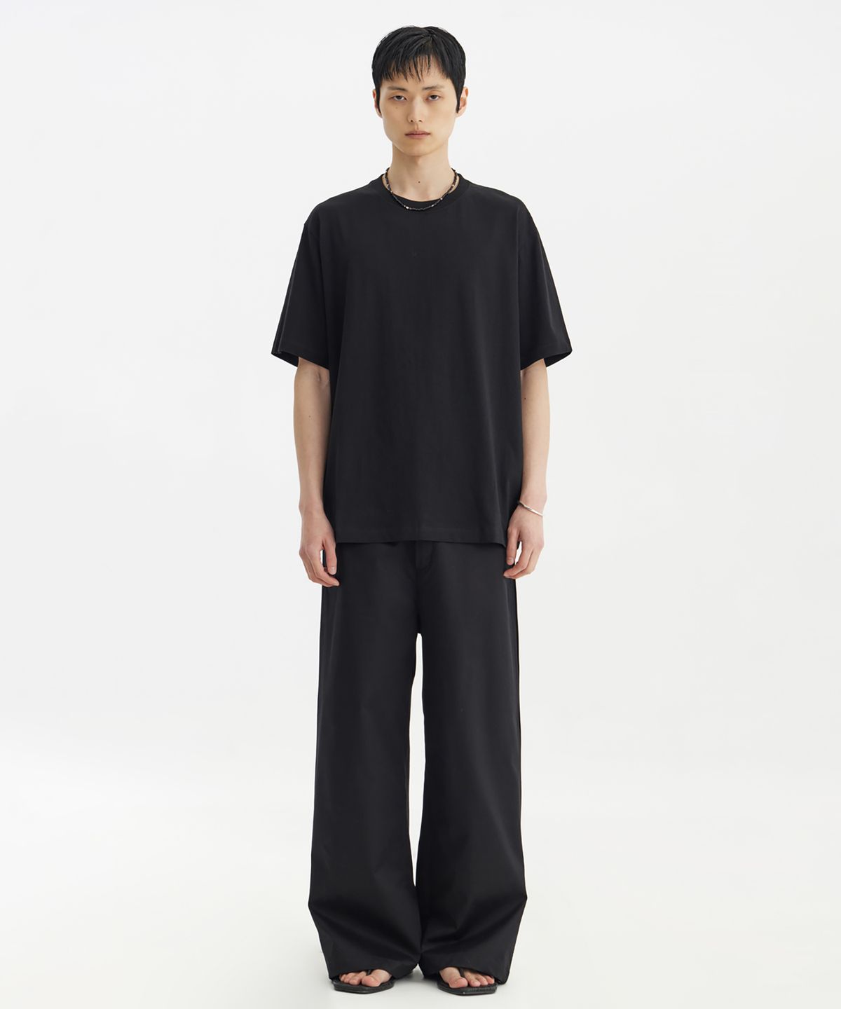 유스(YOUTH) Relaxed T-Shirt - Black