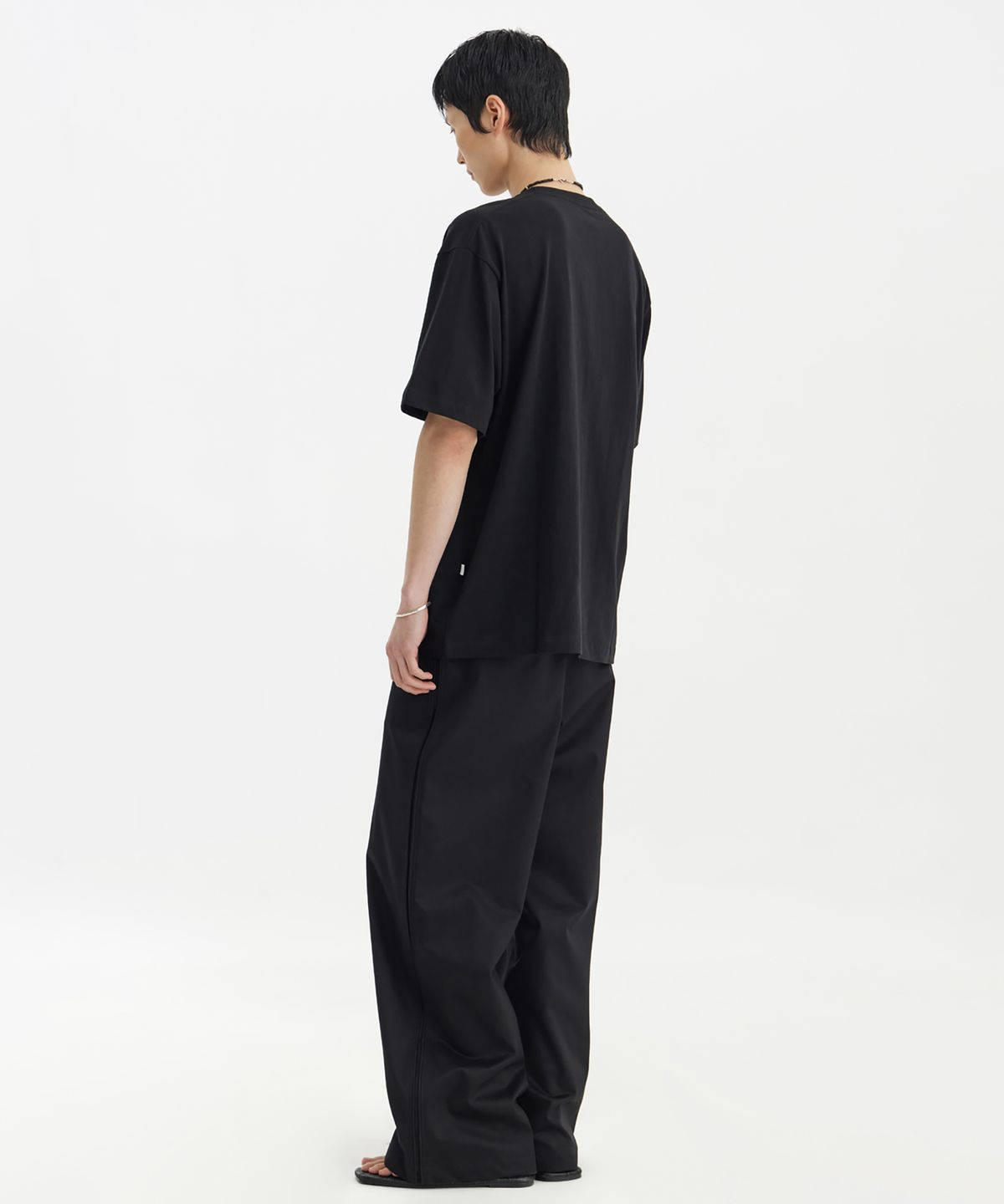 유스(YOUTH) Relaxed T-Shirt - Black