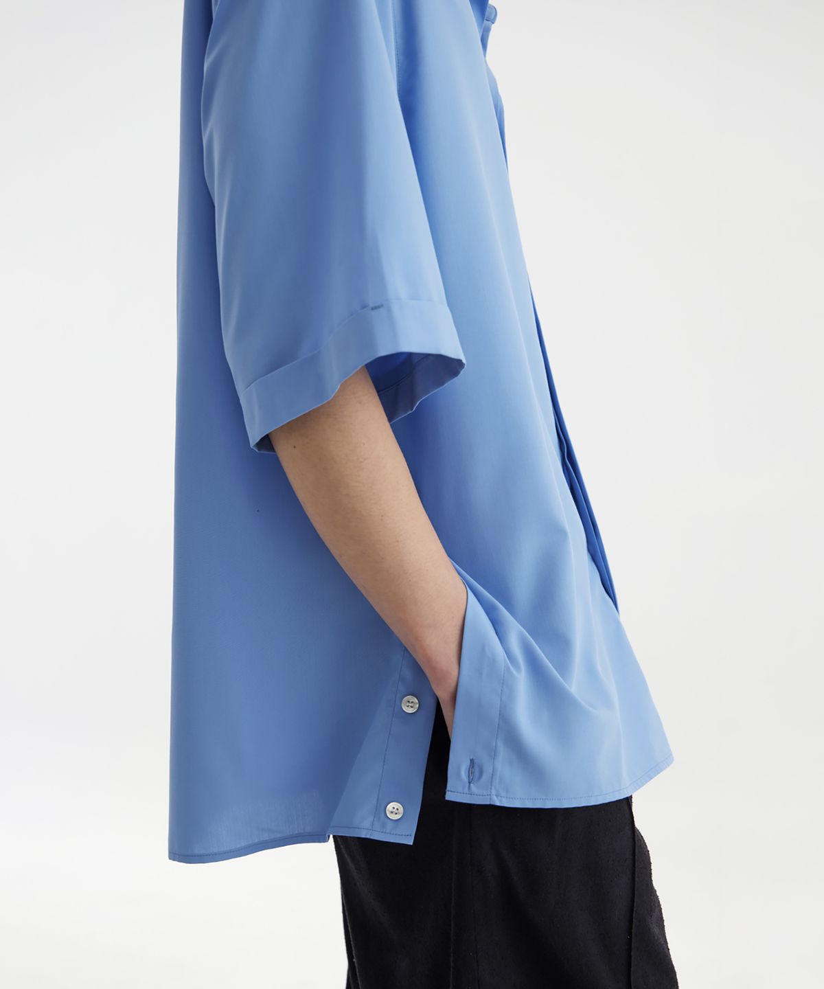 유스(YOUTH) Side-Slit Half Shirt - Sax Blue