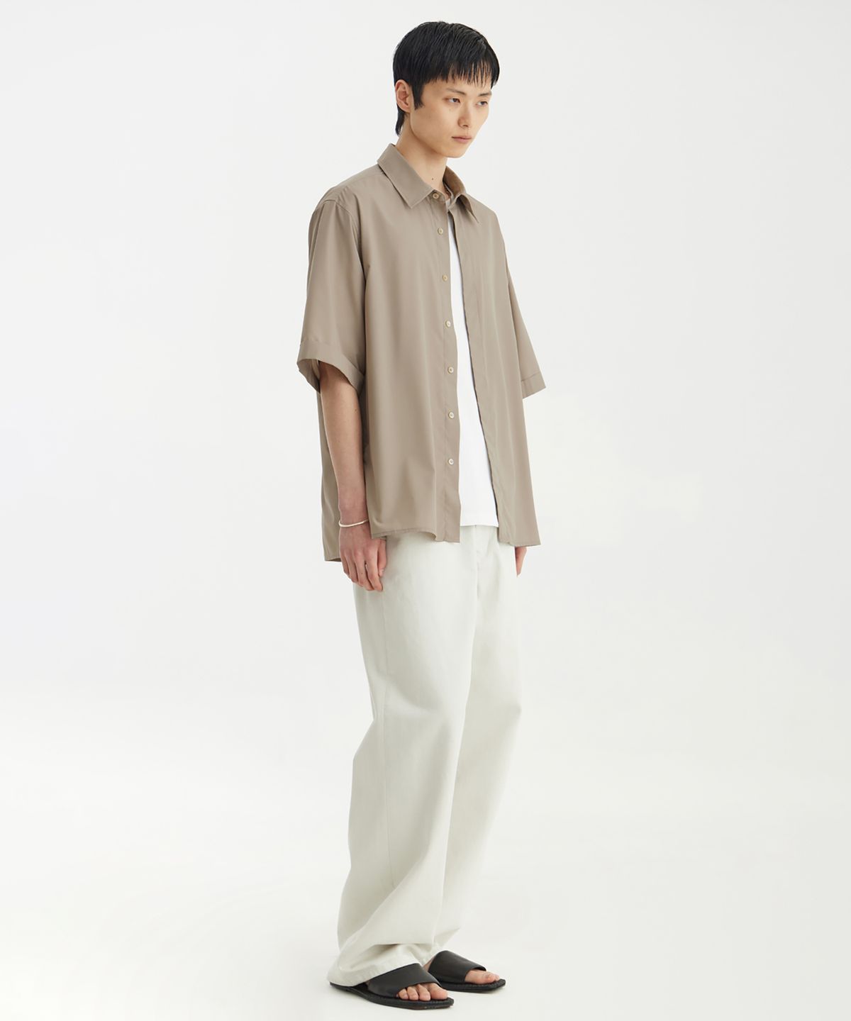 유스(YOUTH) Side-Slit Half Shirt - Beige