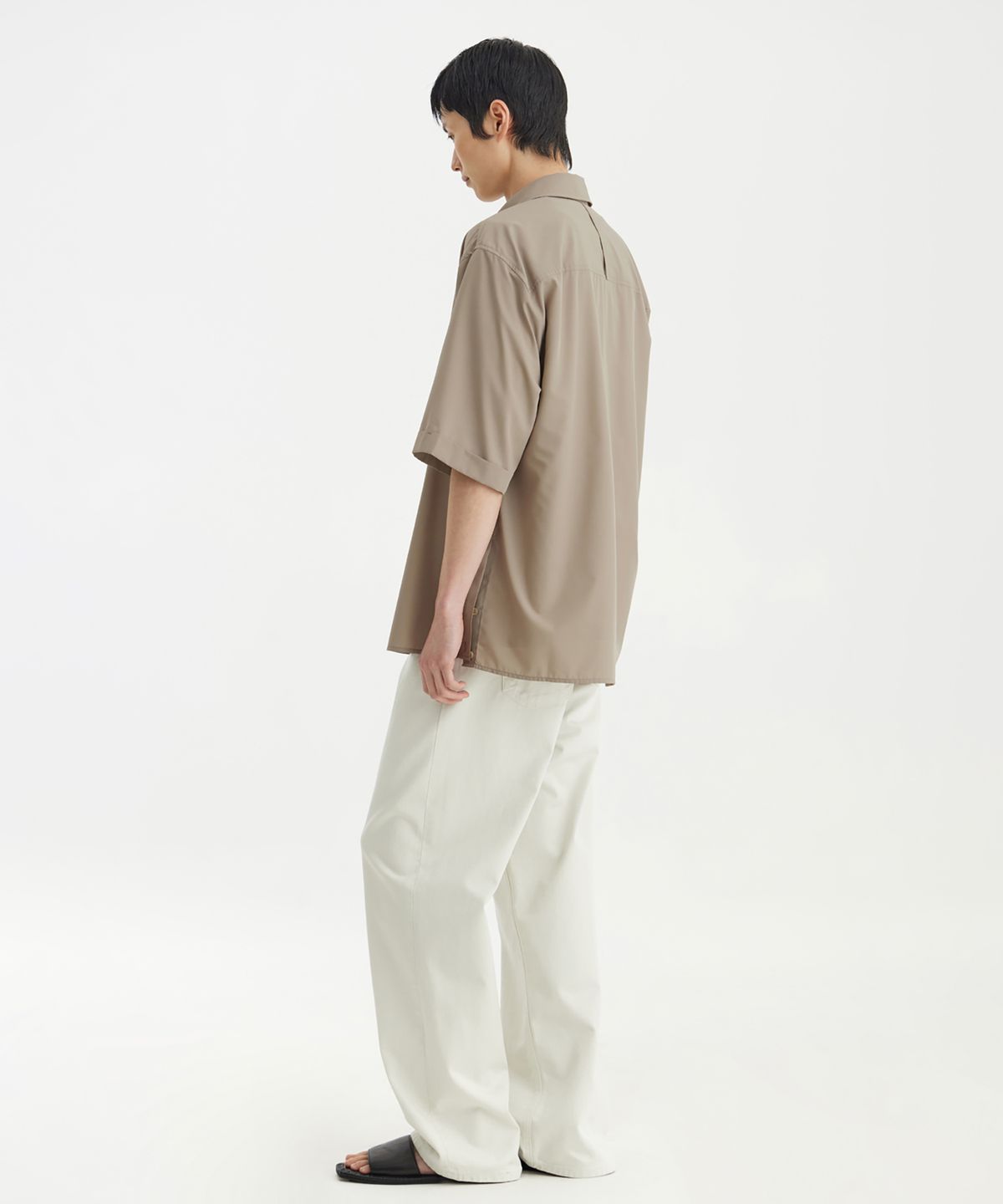 유스(YOUTH) Side-Slit Half Shirt - Beige