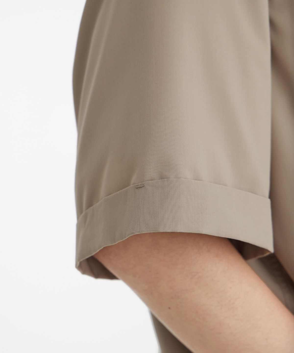 유스(YOUTH) Side-Slit Half Shirt - Beige