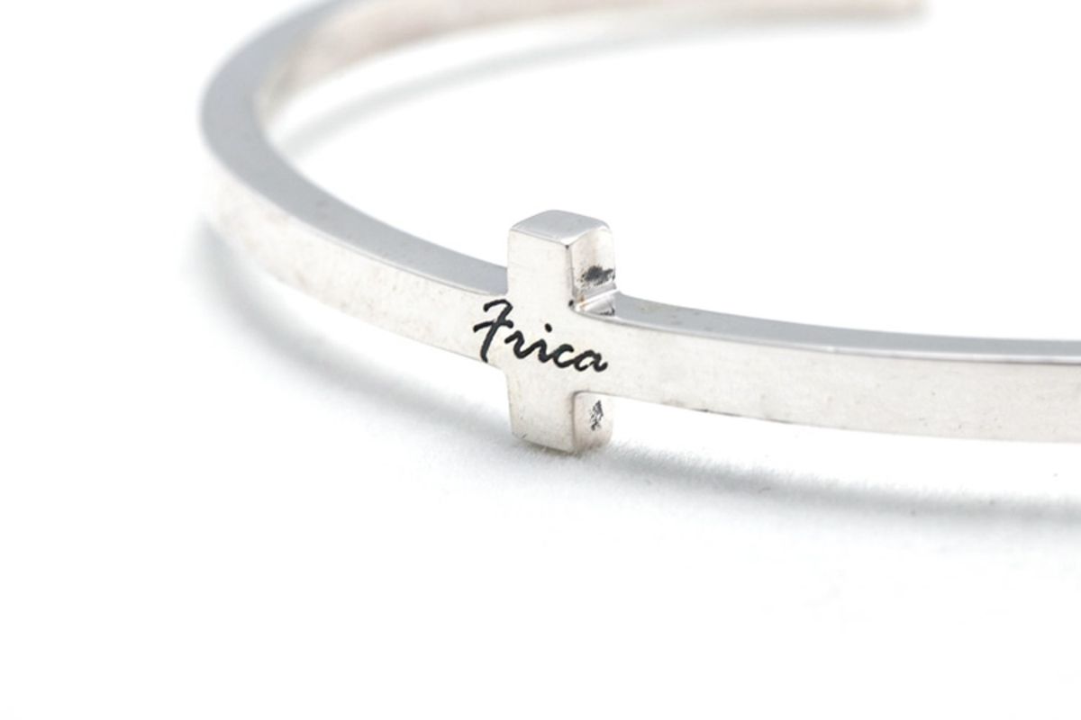 프리카 주얼리(FRICA JEWELRY) 센터 크로스 뱅글