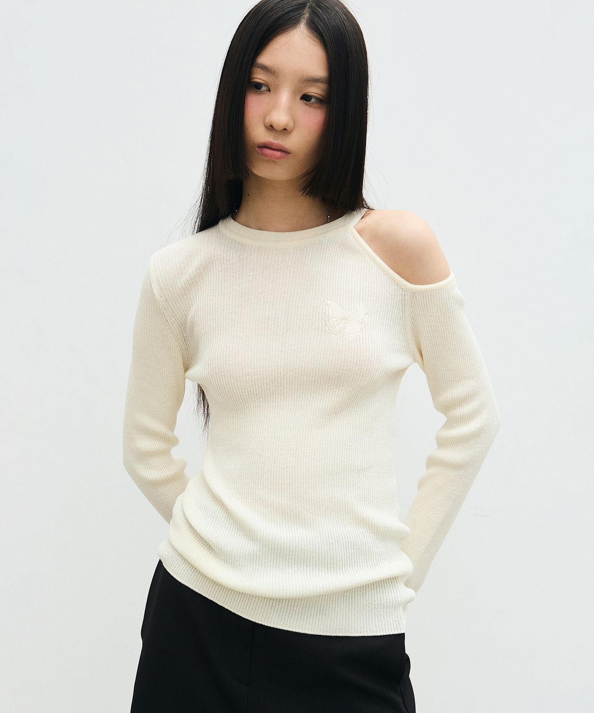 닉앤니콜(NICK&NICOLE) CUT OUT BUTTERFLY KNIT_CREAM