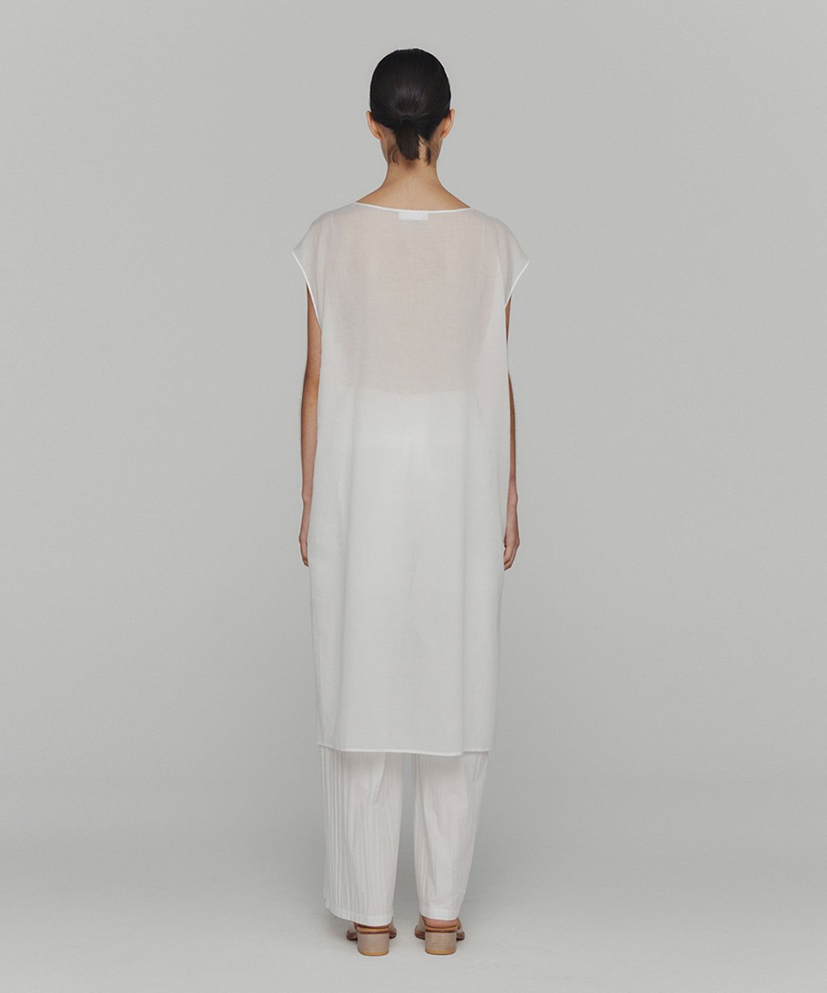 아모멘토(AMOMENTO) SHEER DRAWSTRING DRESS_WHITE