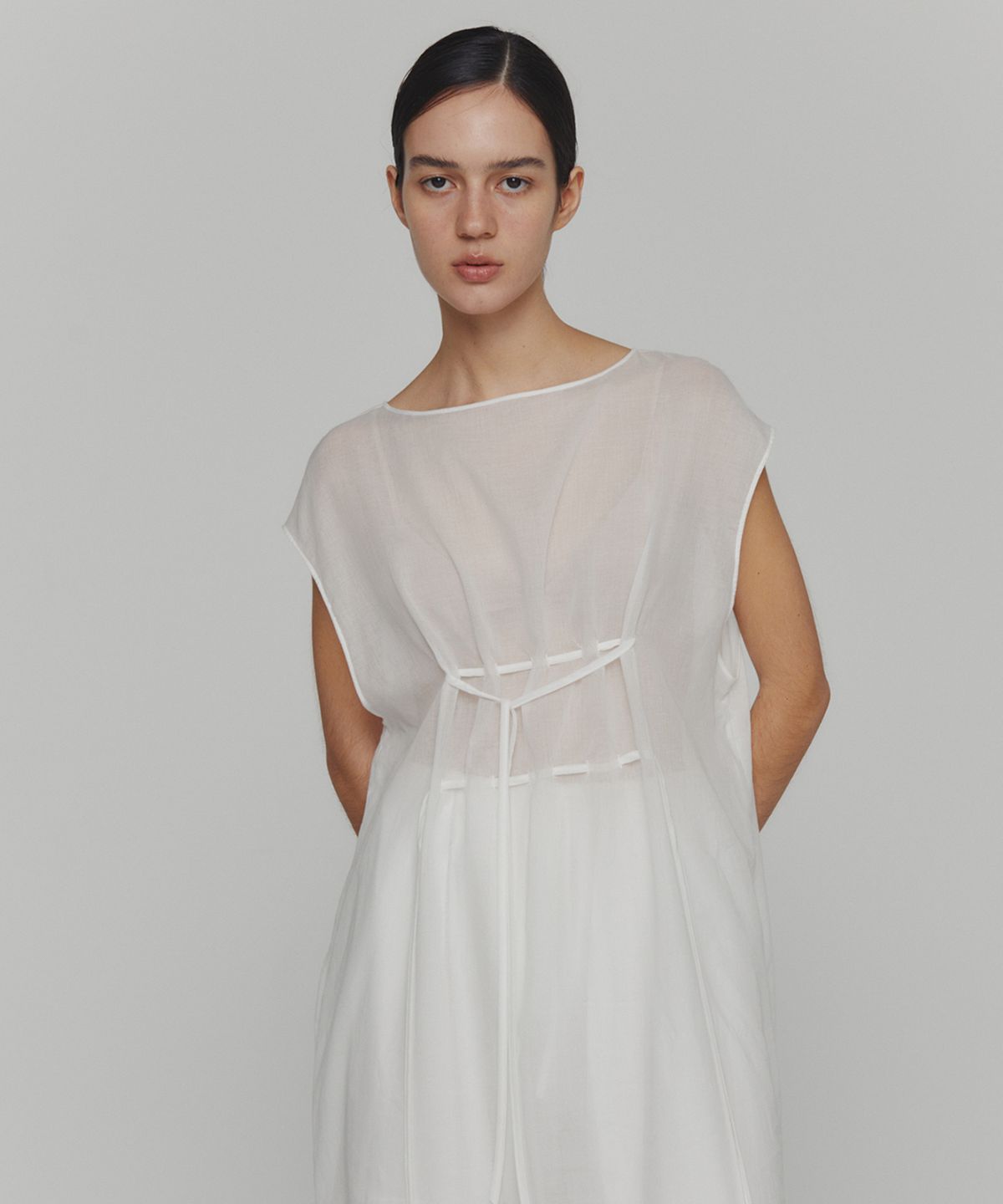 아모멘토(AMOMENTO) SHEER DRAWSTRING DRESS_WHITE