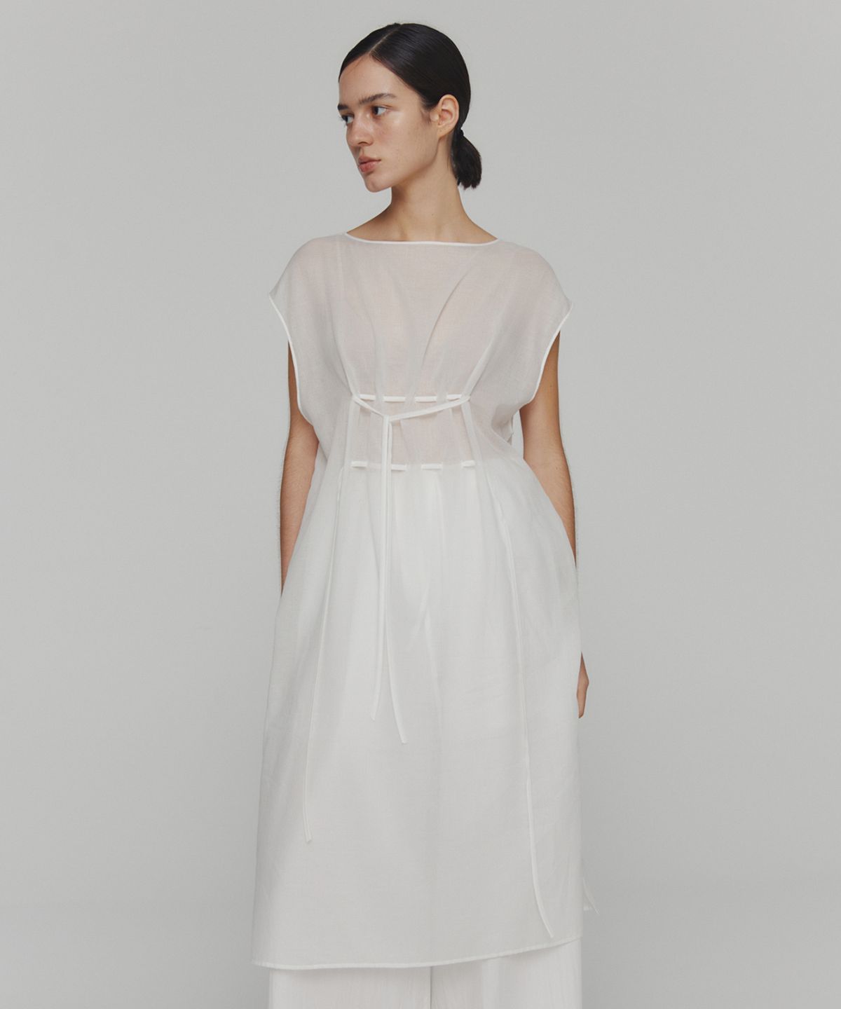 아모멘토(AMOMENTO) SHEER DRAWSTRING DRESS_WHITE
