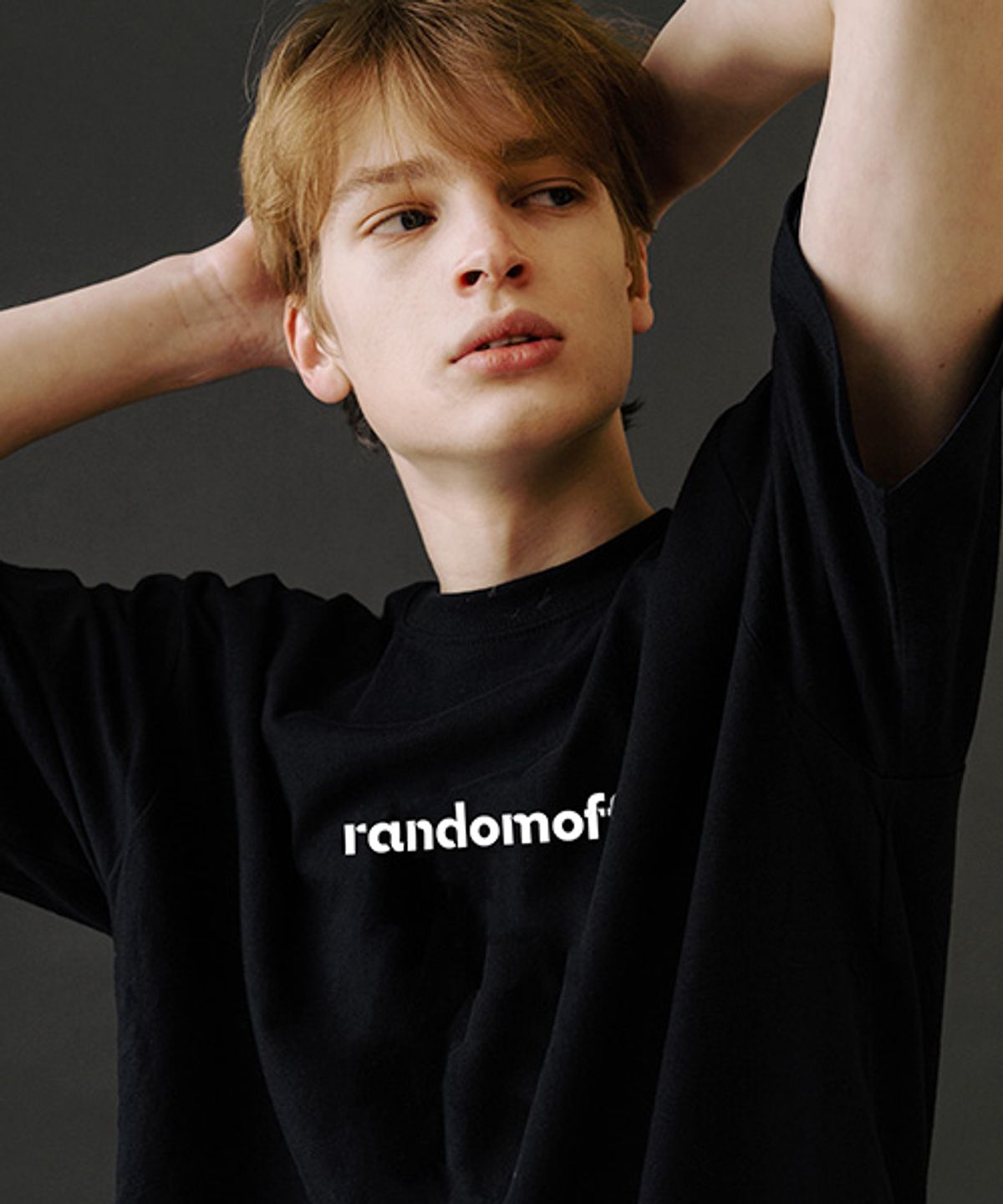 랜덤오프(RANDOMOFF) BAISC LOGO 반팔티 [5컬러]