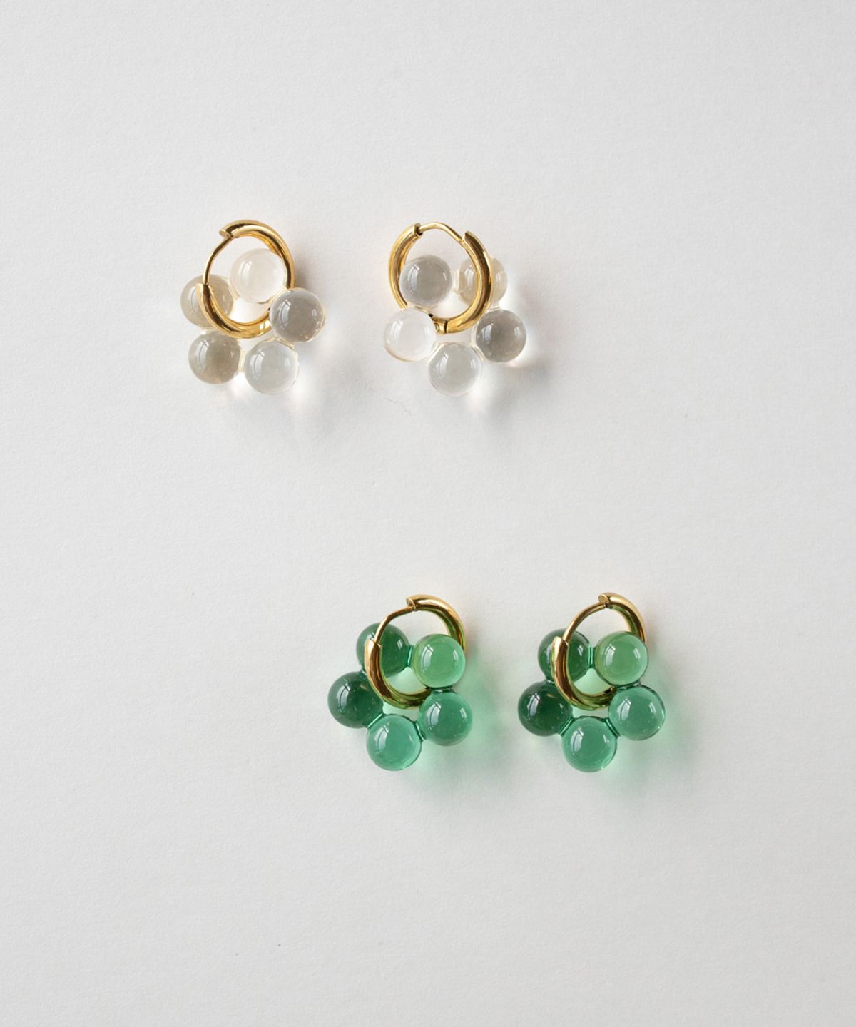 메리모티브(MERRYMOTIVE) [2way] Glass flower surgical hoop earring (2color)