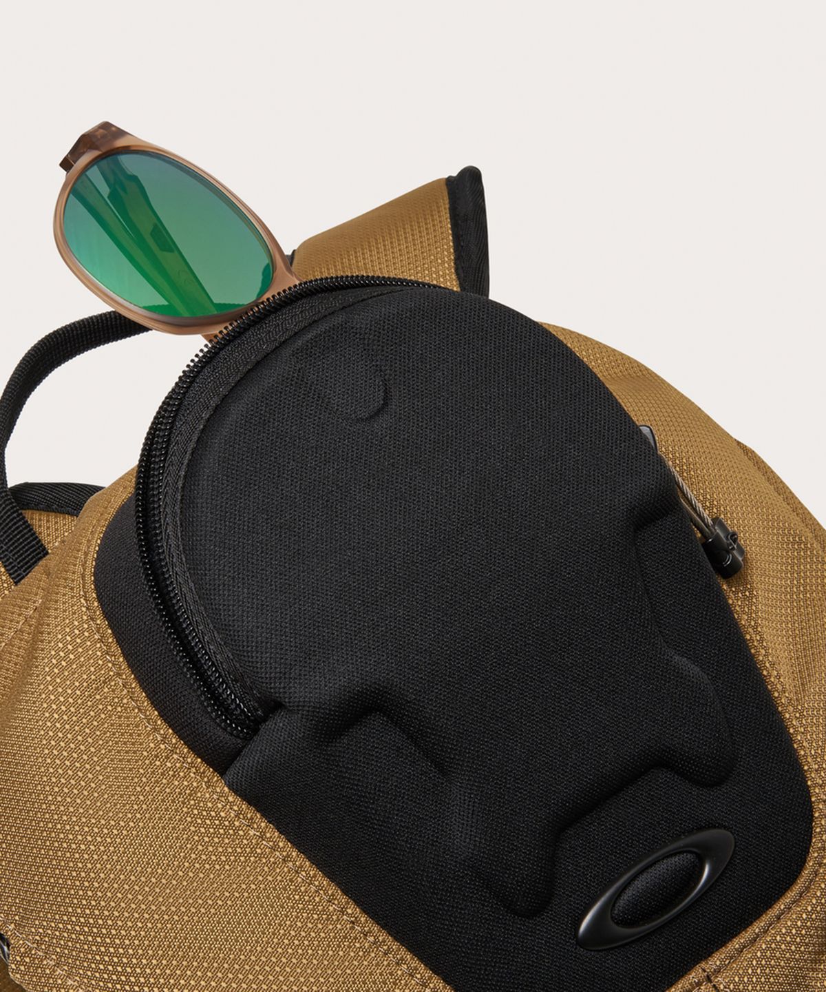 오클리(OAKLEY) (공용) 배쓰룸 싱크 RC 백팩 - 카요티 / FOS90147786W