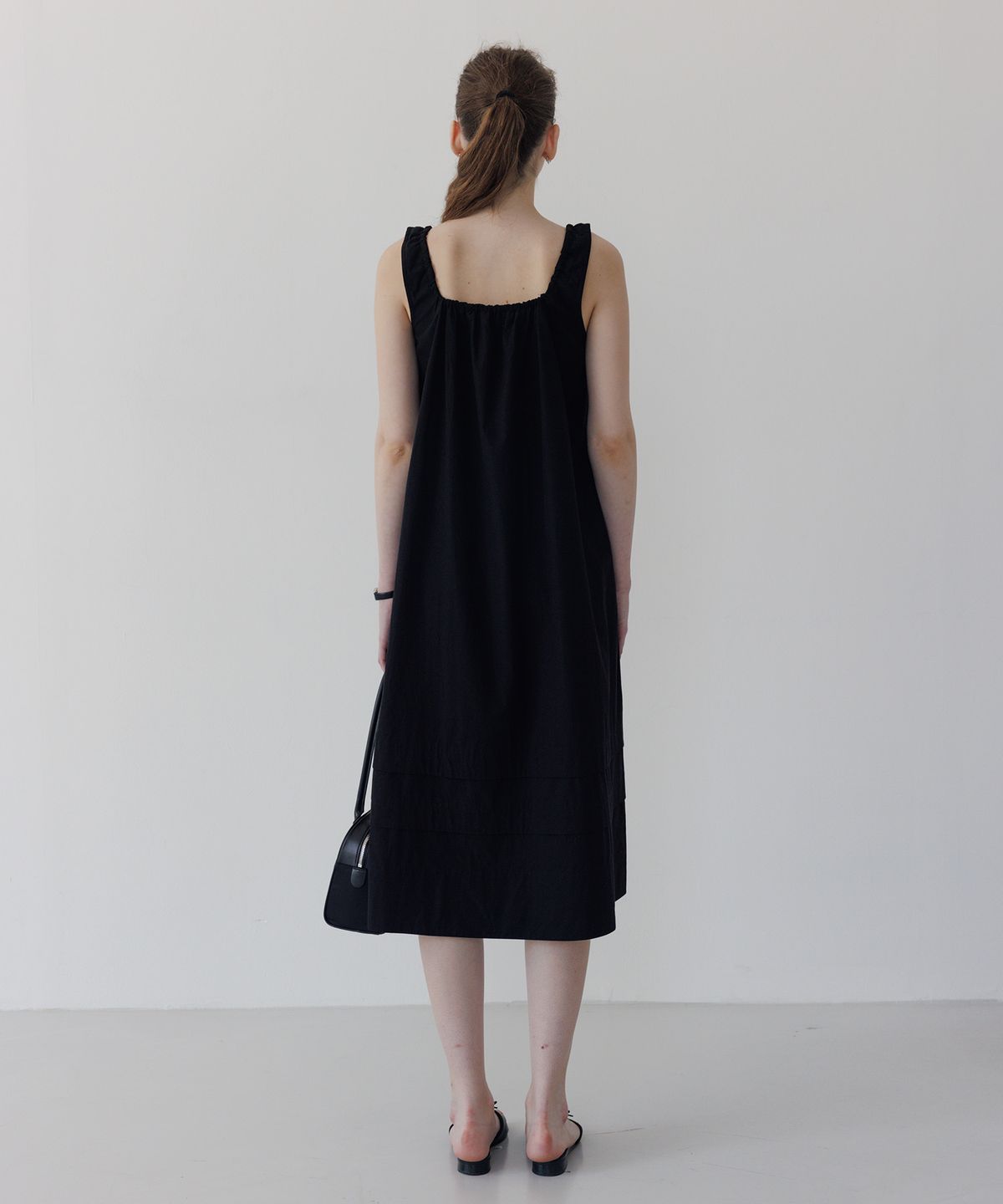 튜드먼트(TTUDEMENT) SLEEVELESS LONG DRESS BLACK