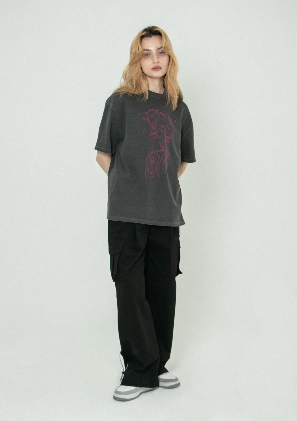 세니크(SENIK) Wavy 13th pigment t-shirts - Chacoal