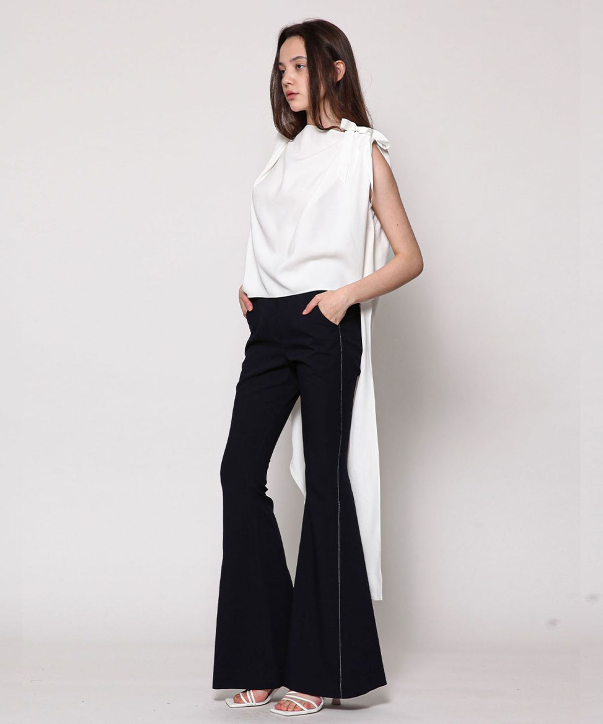 세컨드 아르무아(02ARMOIRE) Sylvie Top _ White