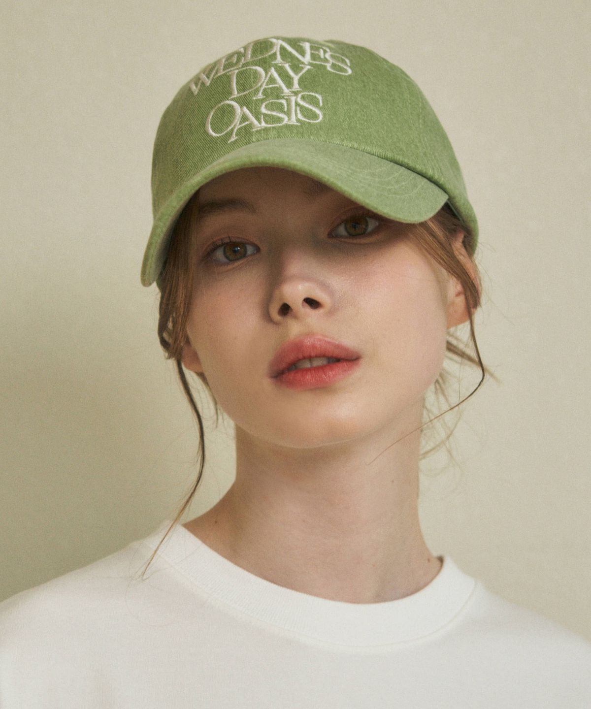 웬즈데이오아시스 포 우먼(WEDNESDAYOASISFORWOMEN) 시그니처 레터링 피그먼트 볼캡(9color)