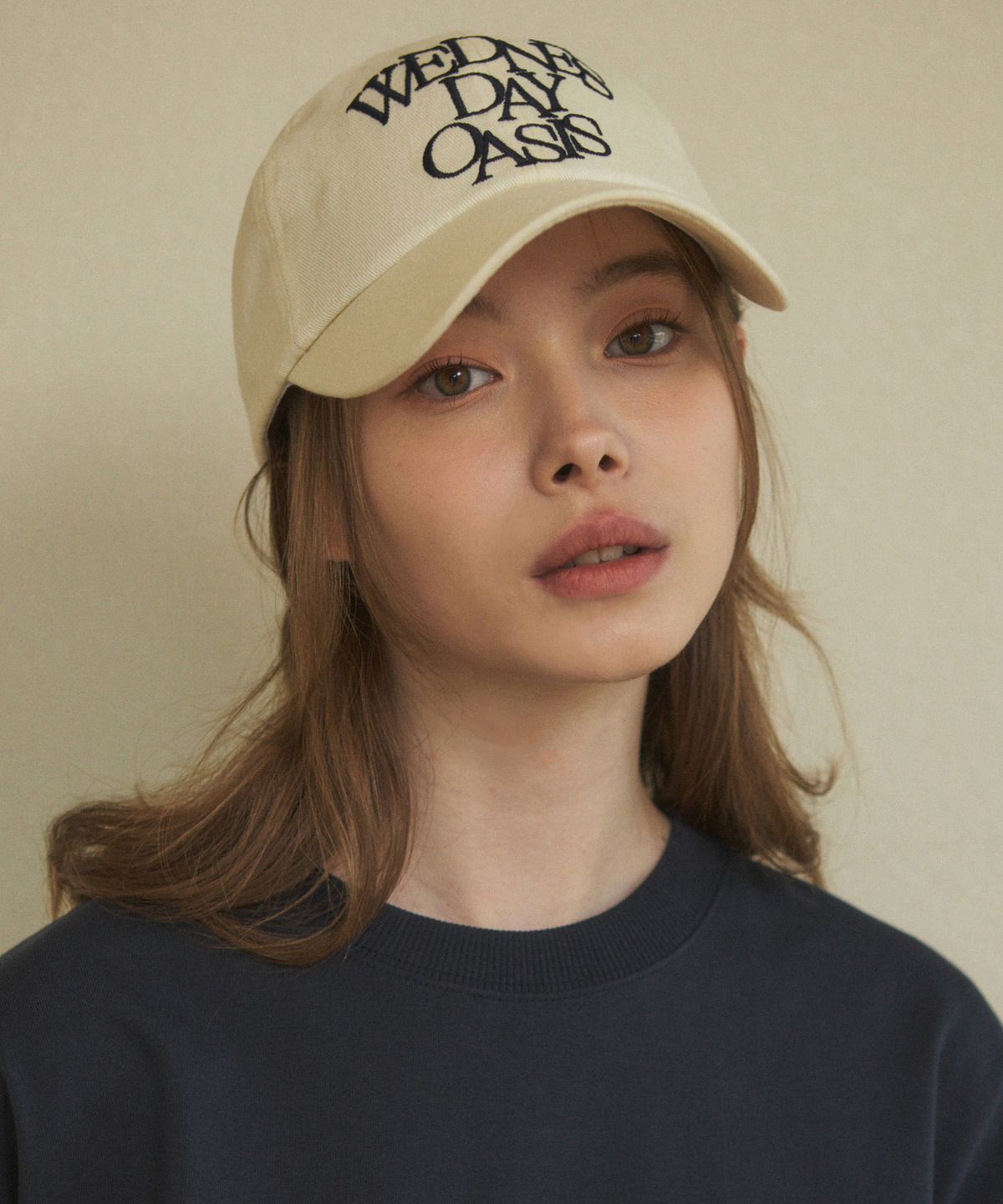 웬즈데이오아시스 포 우먼(WEDNESDAYOASISFORWOMEN) 시그니처 레터링 피그먼트 볼캡(9color)