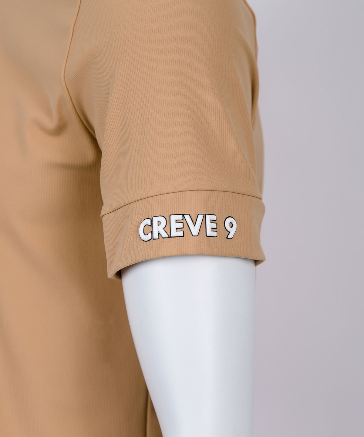 크리브나인(CREVE9) 모크넥 로고 포인트 반팔 티셔츠BG