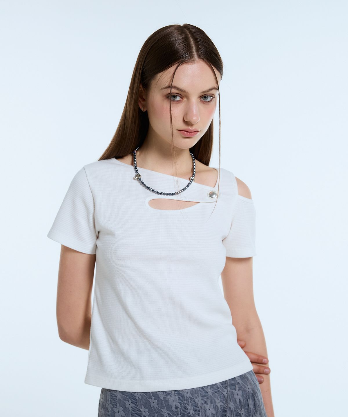 라티젠(LARTIGENT) L11 ONE SHOULDER TOP(WHITE)