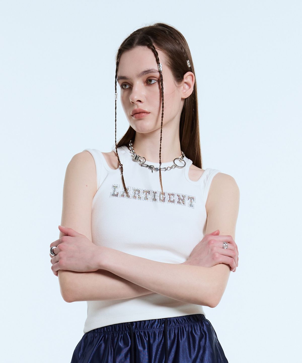 라티젠(LARTIGENT) L11 CUTOUT SLEEVELESS(WHITE)