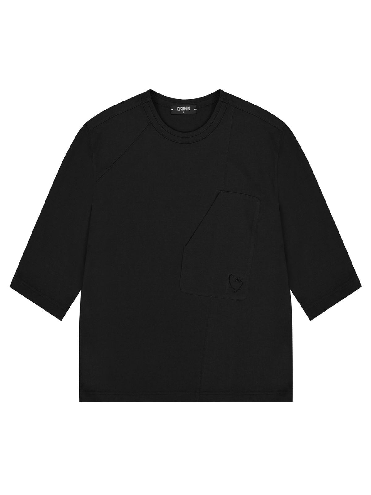 커스텀어스(CUSTOMUS) 사선절개 하트자수 7부소매 라운드티셔츠 CXS24MKRT309 BLA