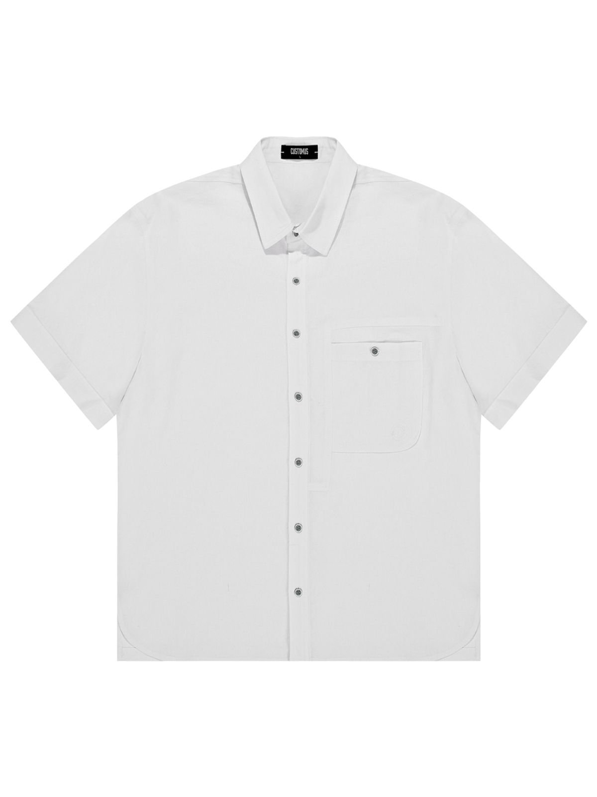 커스텀어스(CUSTOMUS) 비대칭절개라인 로고자수 반팔셔츠 CXS24MWSH488 WHI