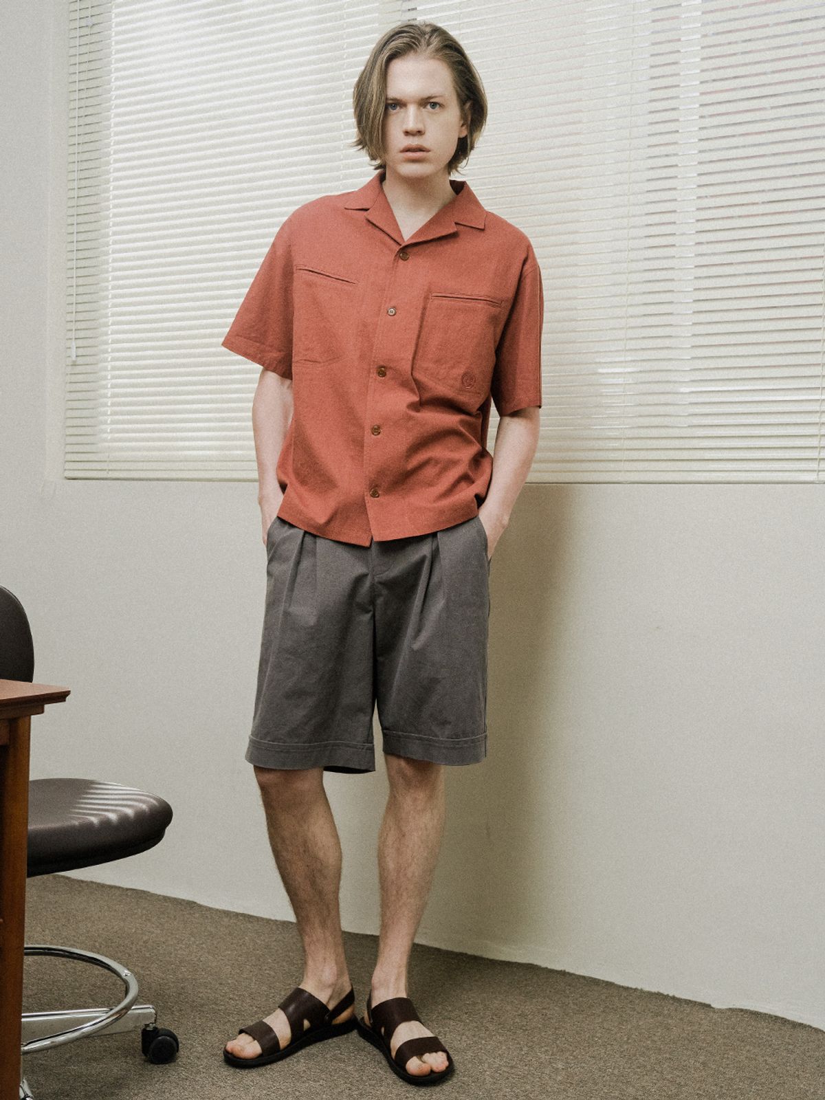 커스텀어스(CUSTOMUS) 사선입술포켓 린넨 반팔셔츠 CXS24MWSH501 BRI