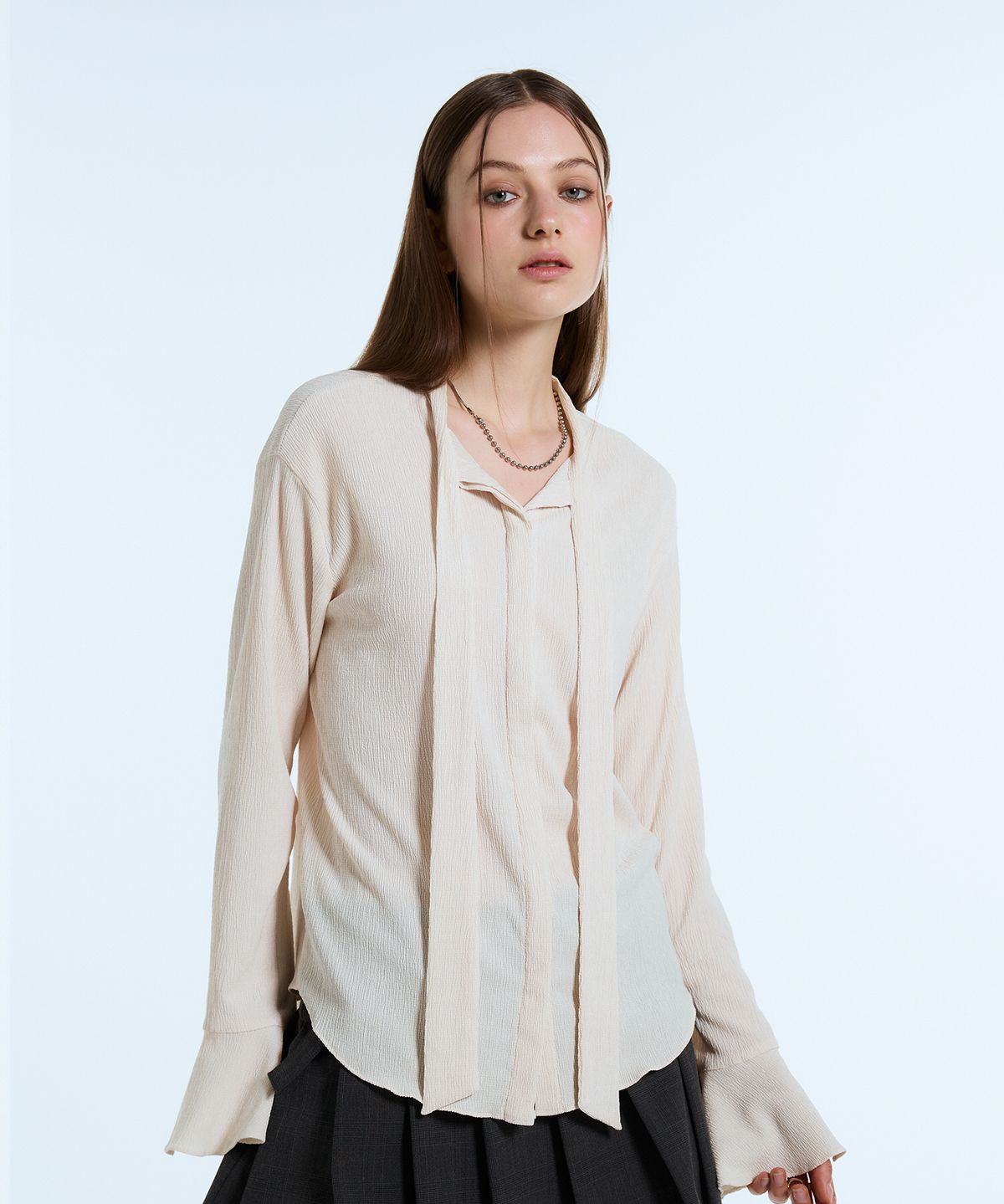 라티젠(LARTIGENT) L11 TIE BLOUSE(BEIGE)