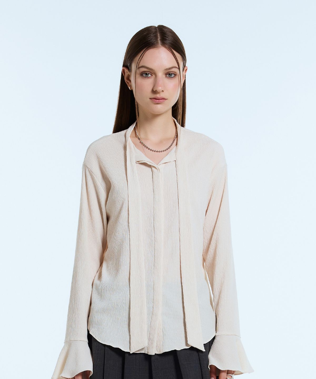 라티젠(LARTIGENT) L11 TIE BLOUSE(BEIGE)