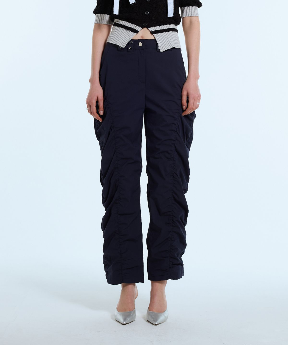 라티젠(LARTIGENT) L11 SHIRRING NYLON PANTS(NAVY)