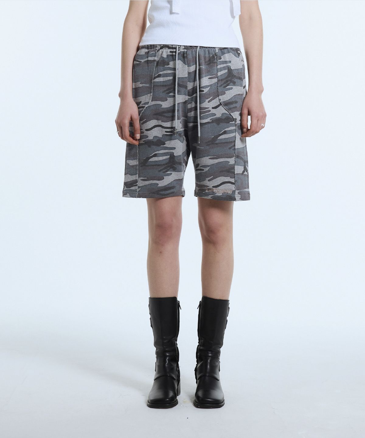 라티젠(LARTIGENT) L11 CAMO LOGO SHORTS(GRAY)
