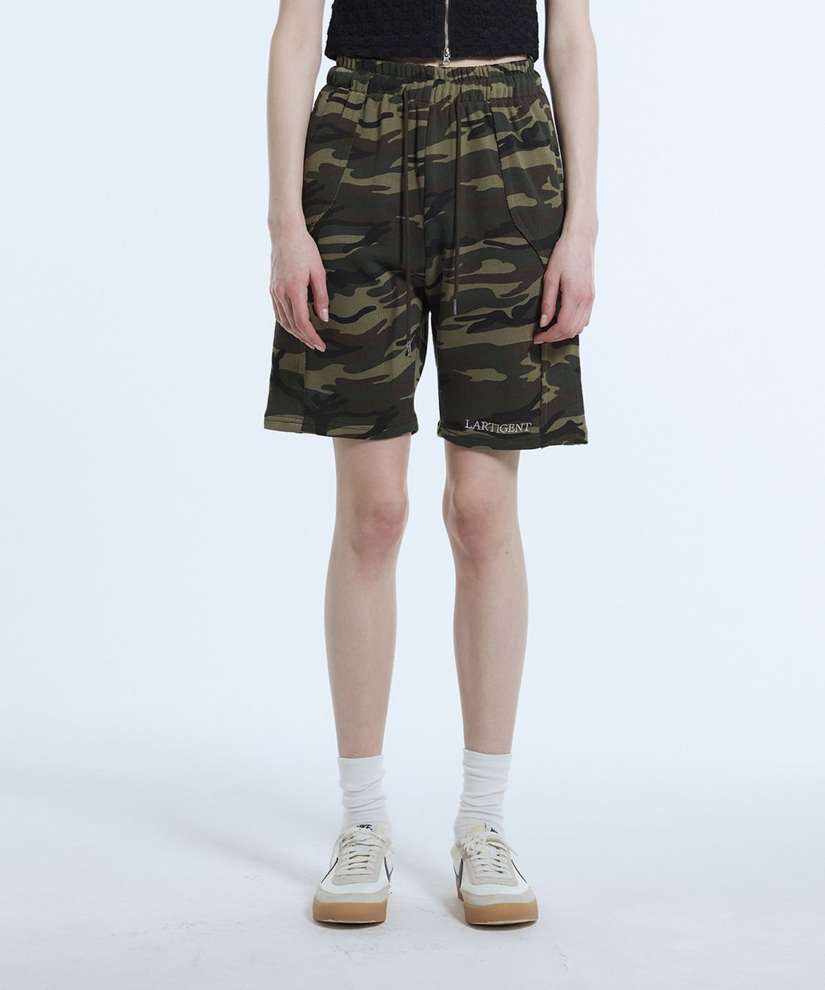 라티젠(LARTIGENT) L11 CAMO LOGO SHORTS(KHAKI)