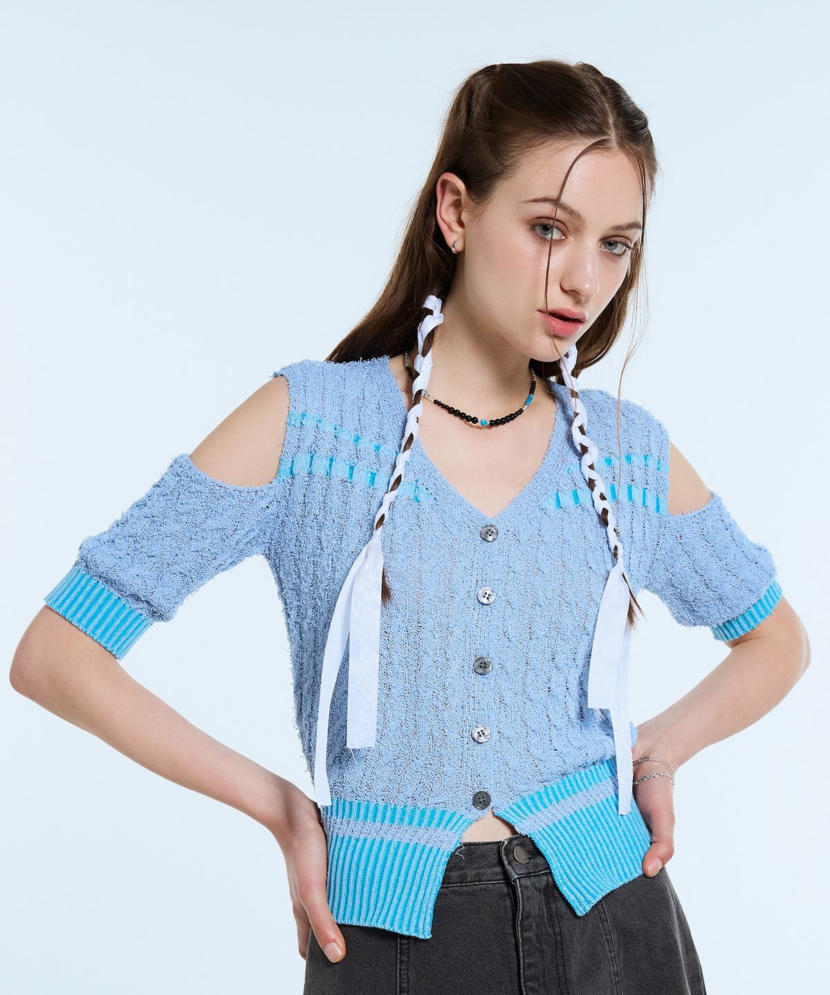 라티젠(LARTIGENT) L11 OFF SHOULDER KNIT(BLUE)