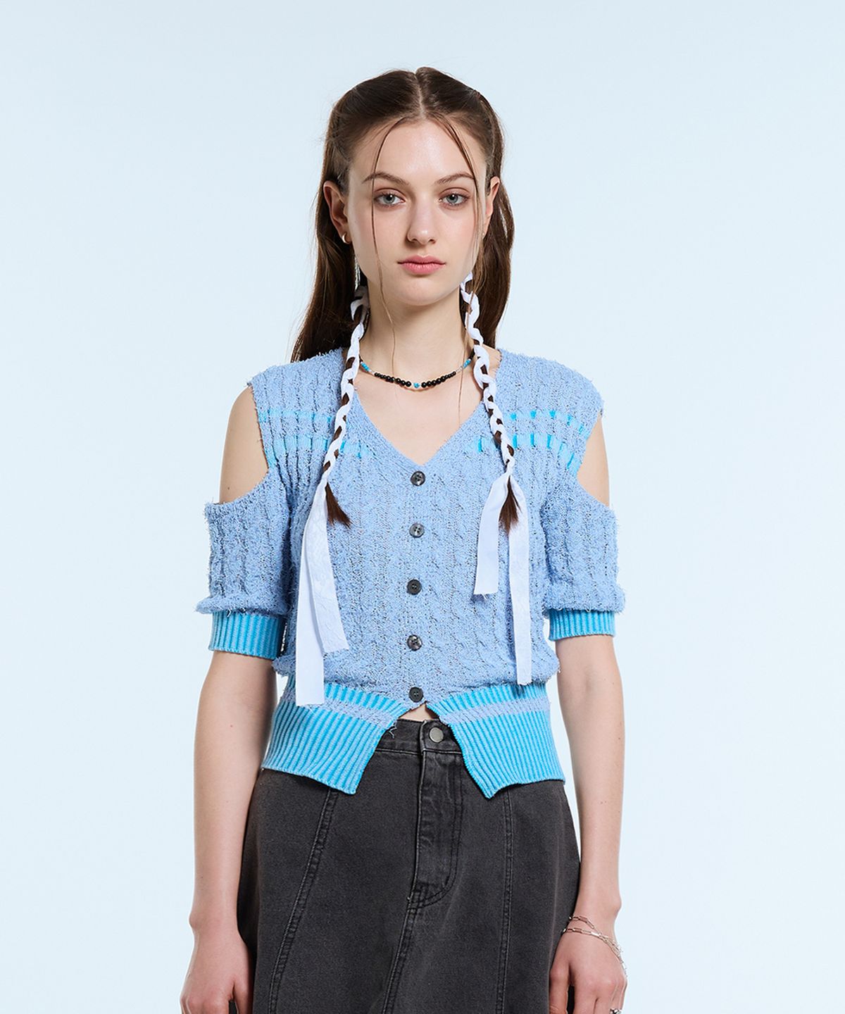 라티젠(LARTIGENT) L11 OFF SHOULDER KNIT(BLUE)