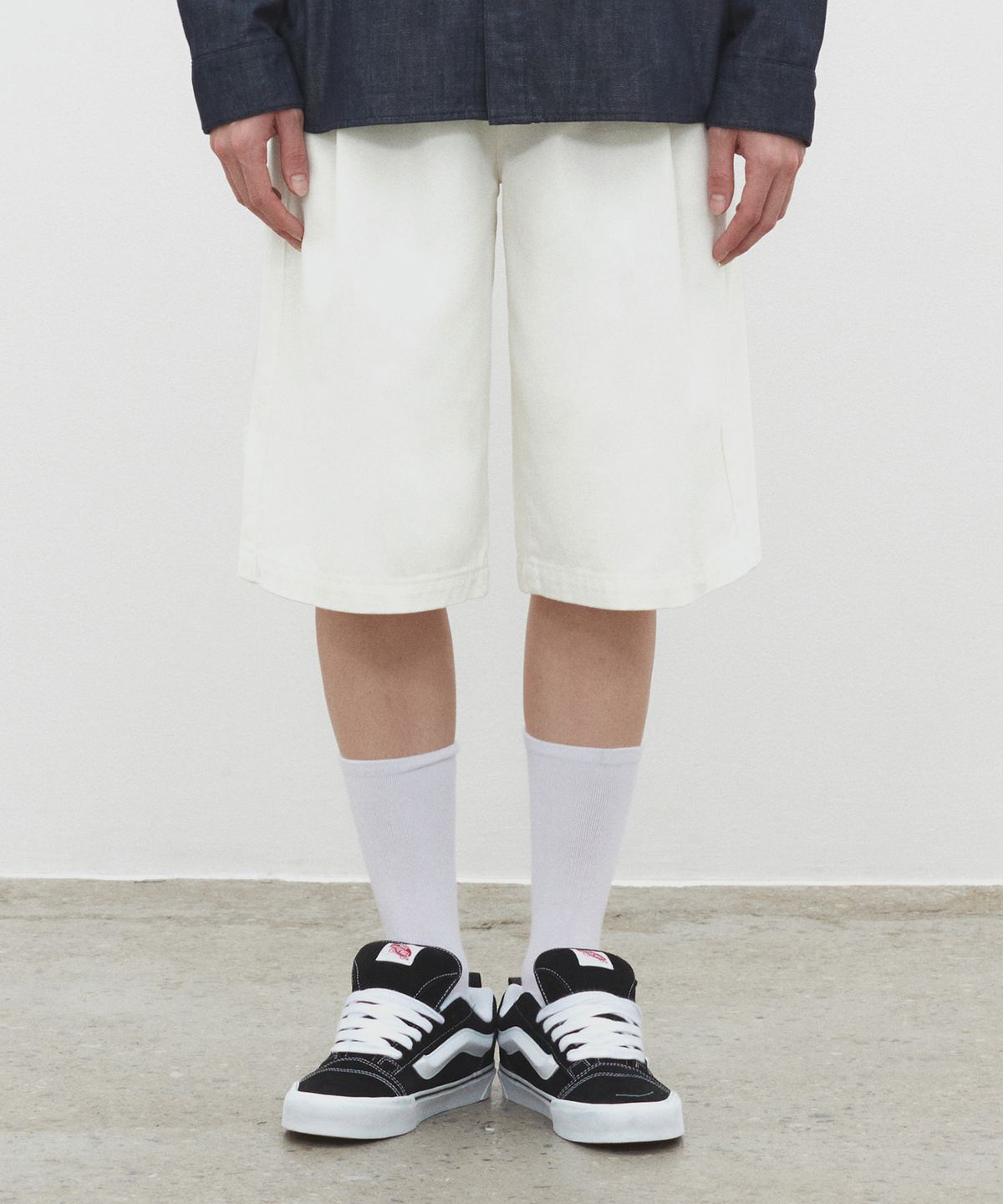 데케트(DECET) Cotton 2Pleats Shorts DCPT041Ivory