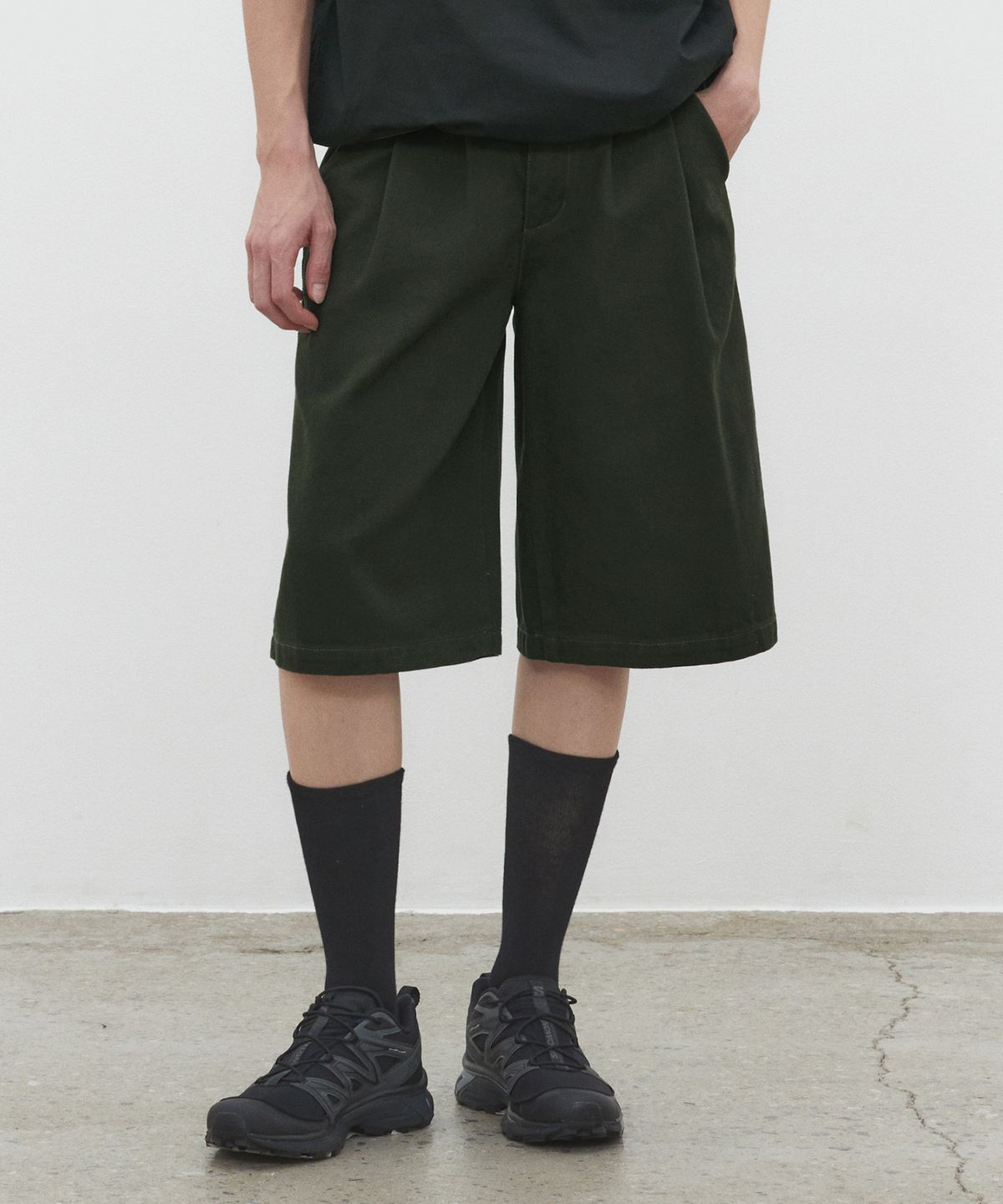 데케트(DECET) Cotton 2Pleats Shorts DCPT041Khaki
