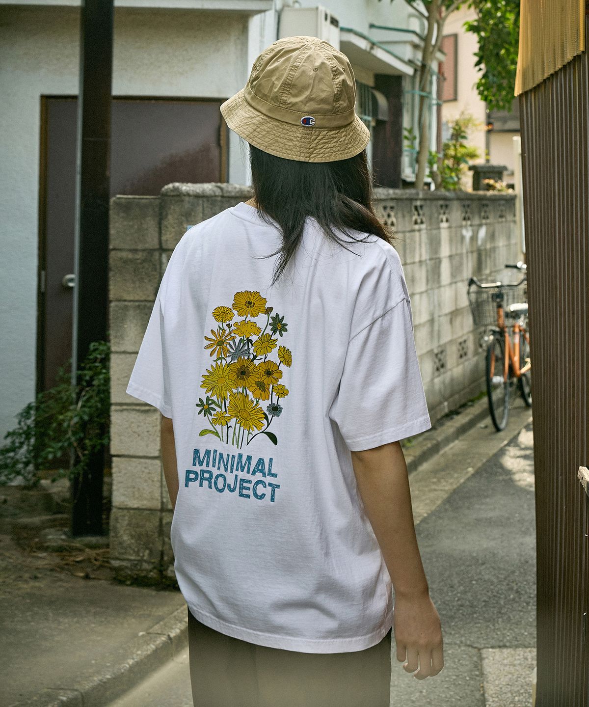 미니멀프로젝트(MINIMALPROJECT) 플라워 프린팅 피그먼트 반팔티셔츠 MST155 [WHITE]