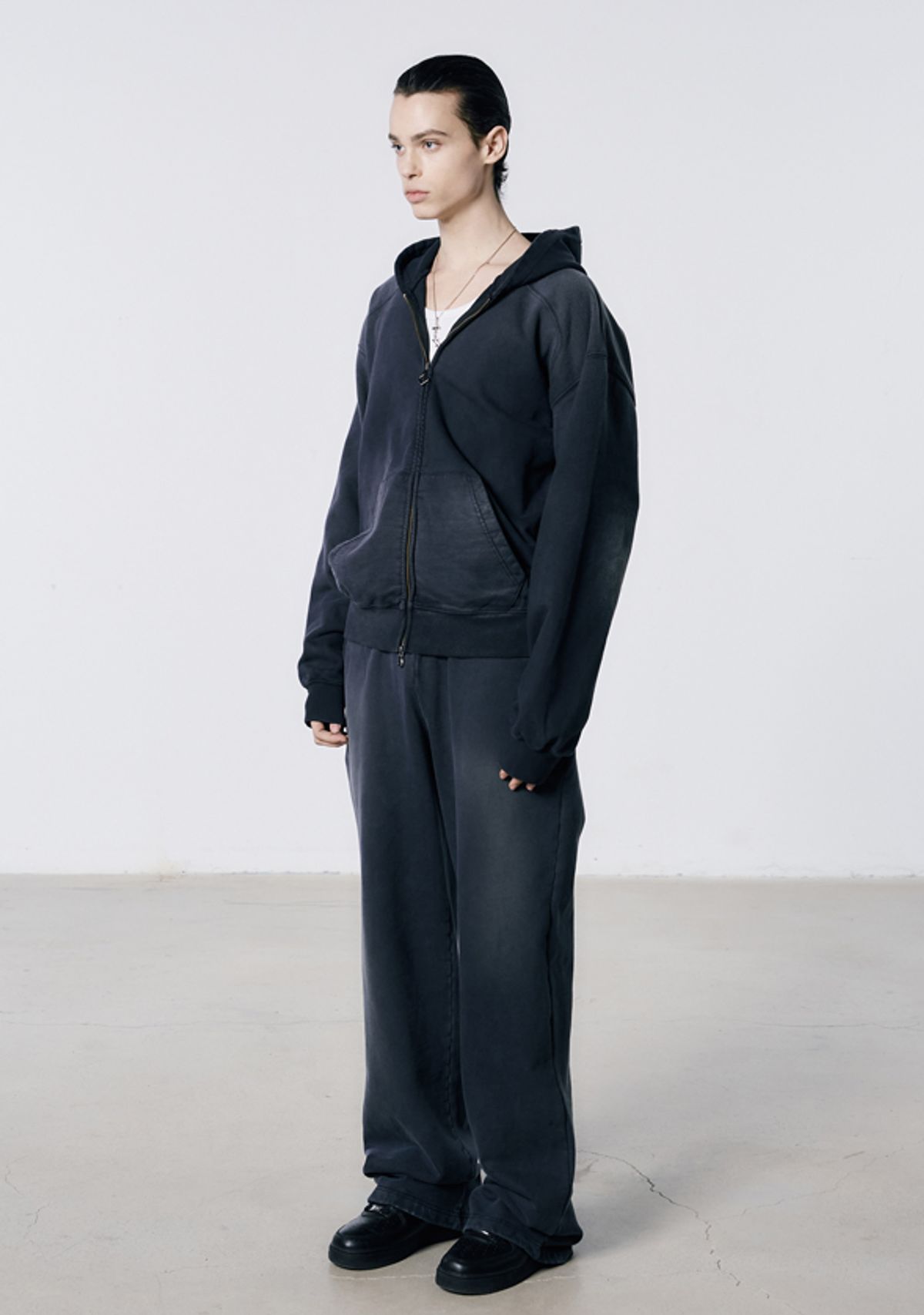 세비지(SAVAGE) Sweatpants - Washed Navy