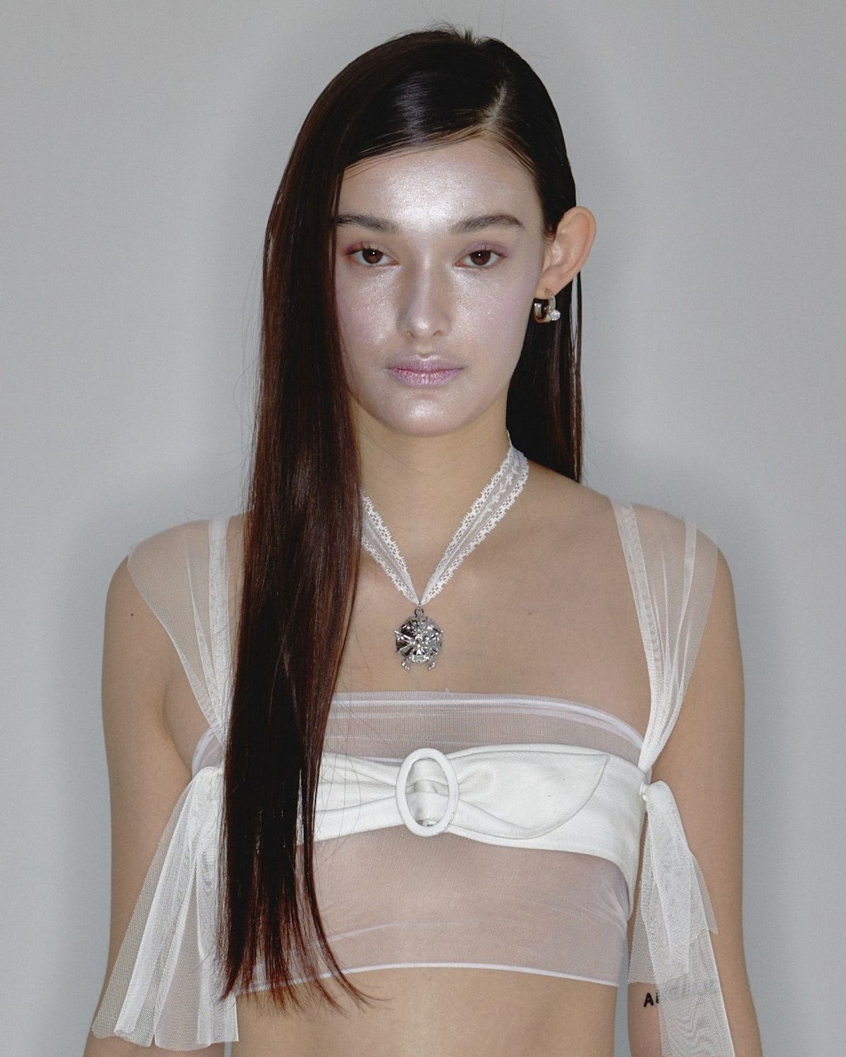 에브리벌스데이(EVERYBIRTHDAY) Angelic compact lace necklace
