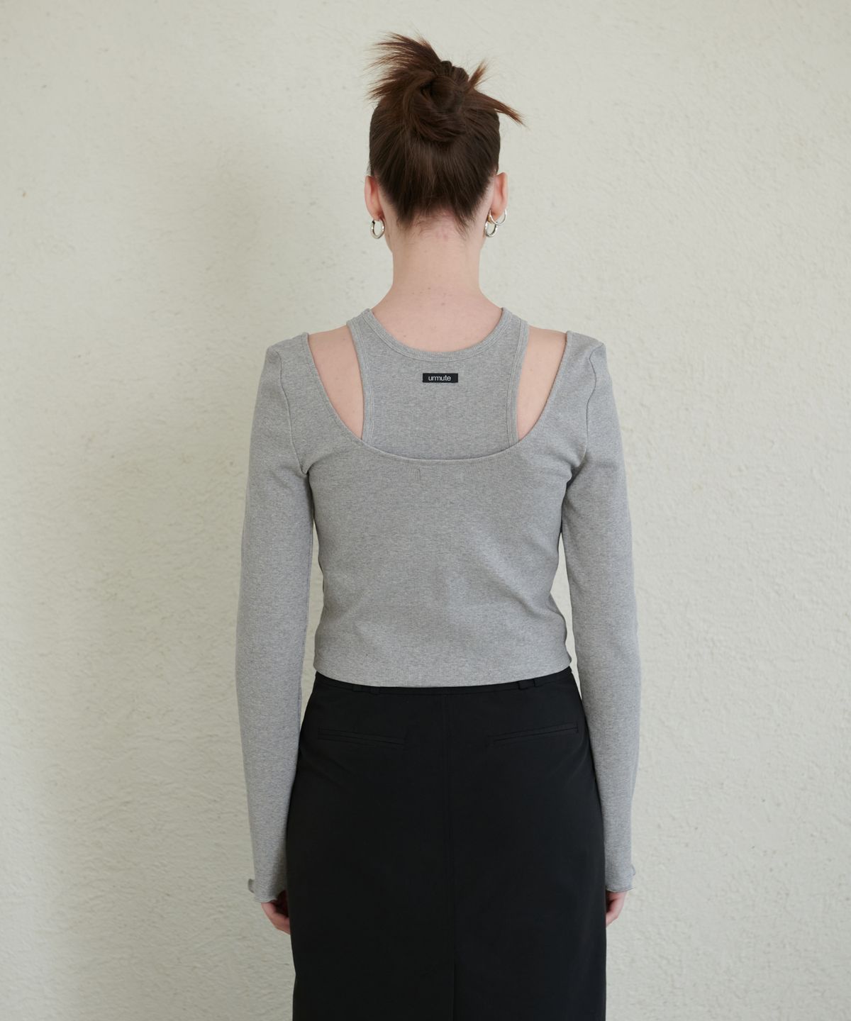 언뮤트(UNMUTE) LAYERED U-NECK TOP SET UP(GREY)