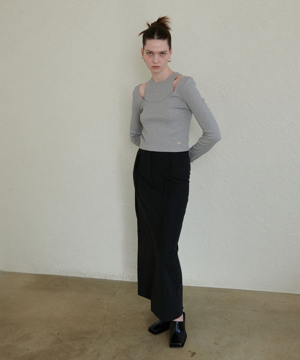 언뮤트(UNMUTE) LAYERED U-NECK TOP SET UP(GREY)