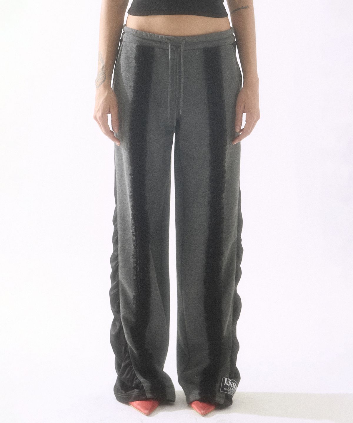 배디(BADEE) Lace Shirring Sweatpants Charcoal