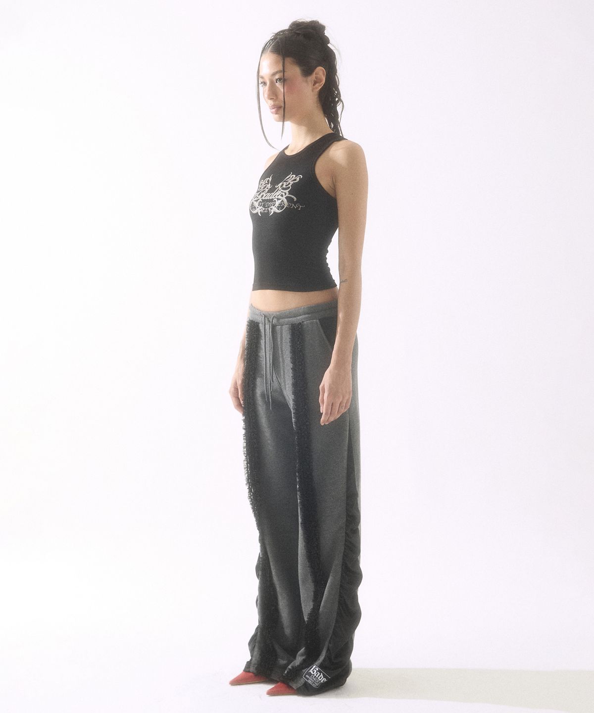 배디(BADEE) Lace Shirring Sweatpants Charcoal