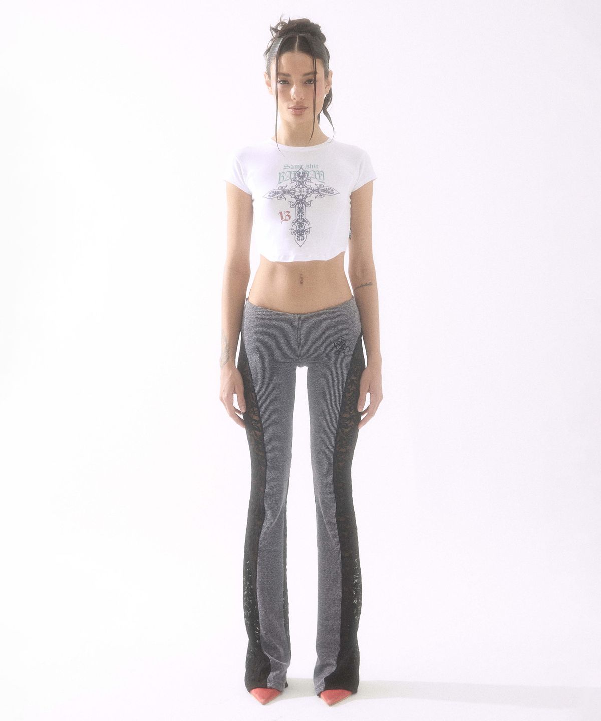 배디(BADEE) Lace Flared Pants Charcoal
