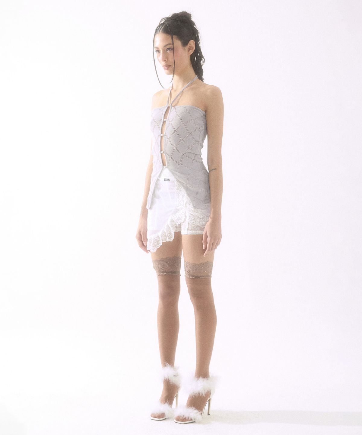배디(BADEE) Diamond Halter Sleeveless Light Gray