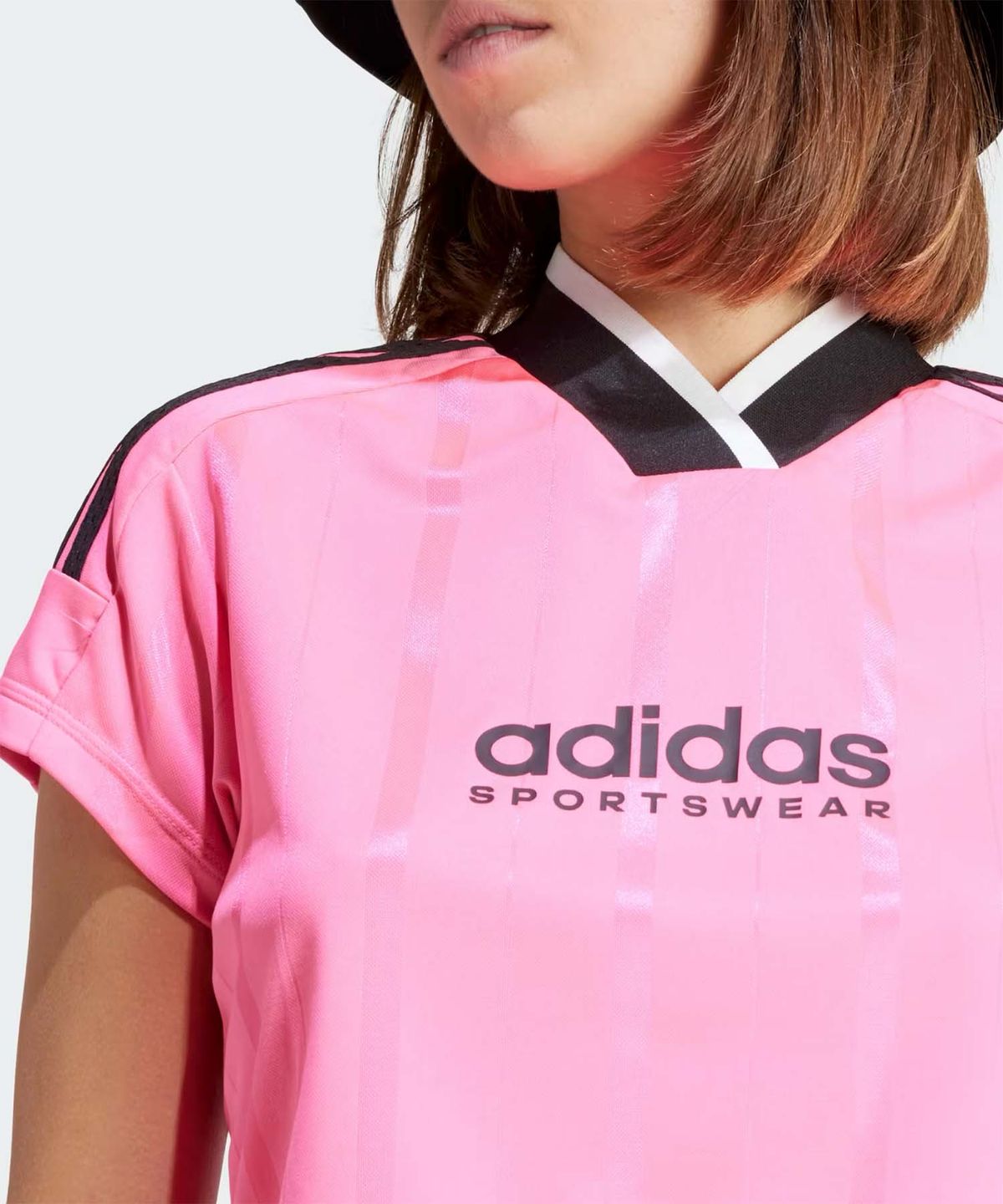 아디다스(ADIDAS) 티로 크롭 티 - 핑크 / IS0727