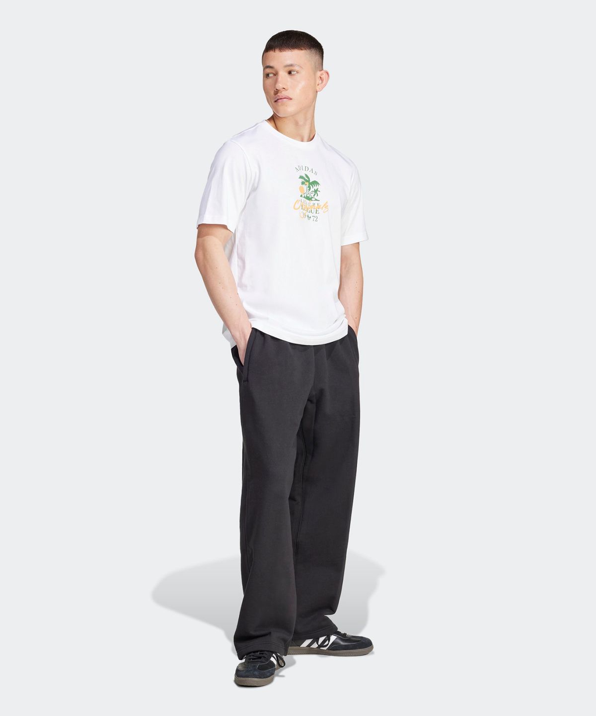 아디다스(ADIDAS) 레저 로고 티 - 화이트 / JD6341