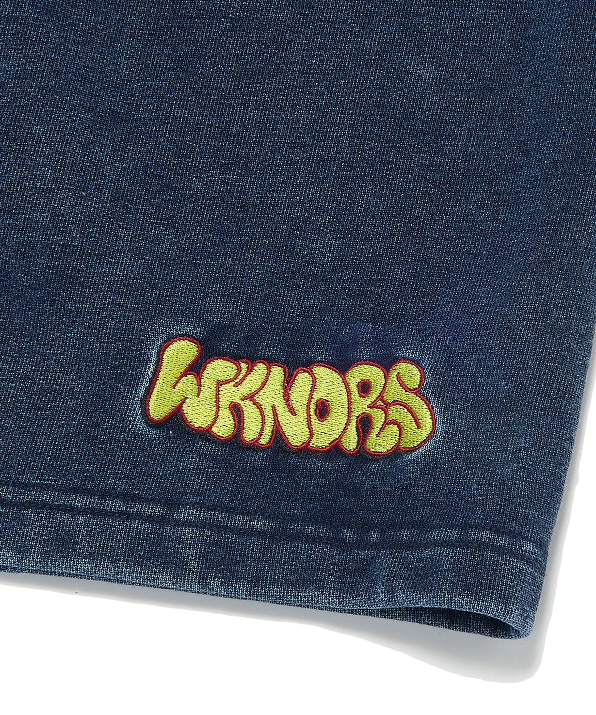 위캔더스(WKNDRS) LOGO SWEAT SHORTS (DENIM)