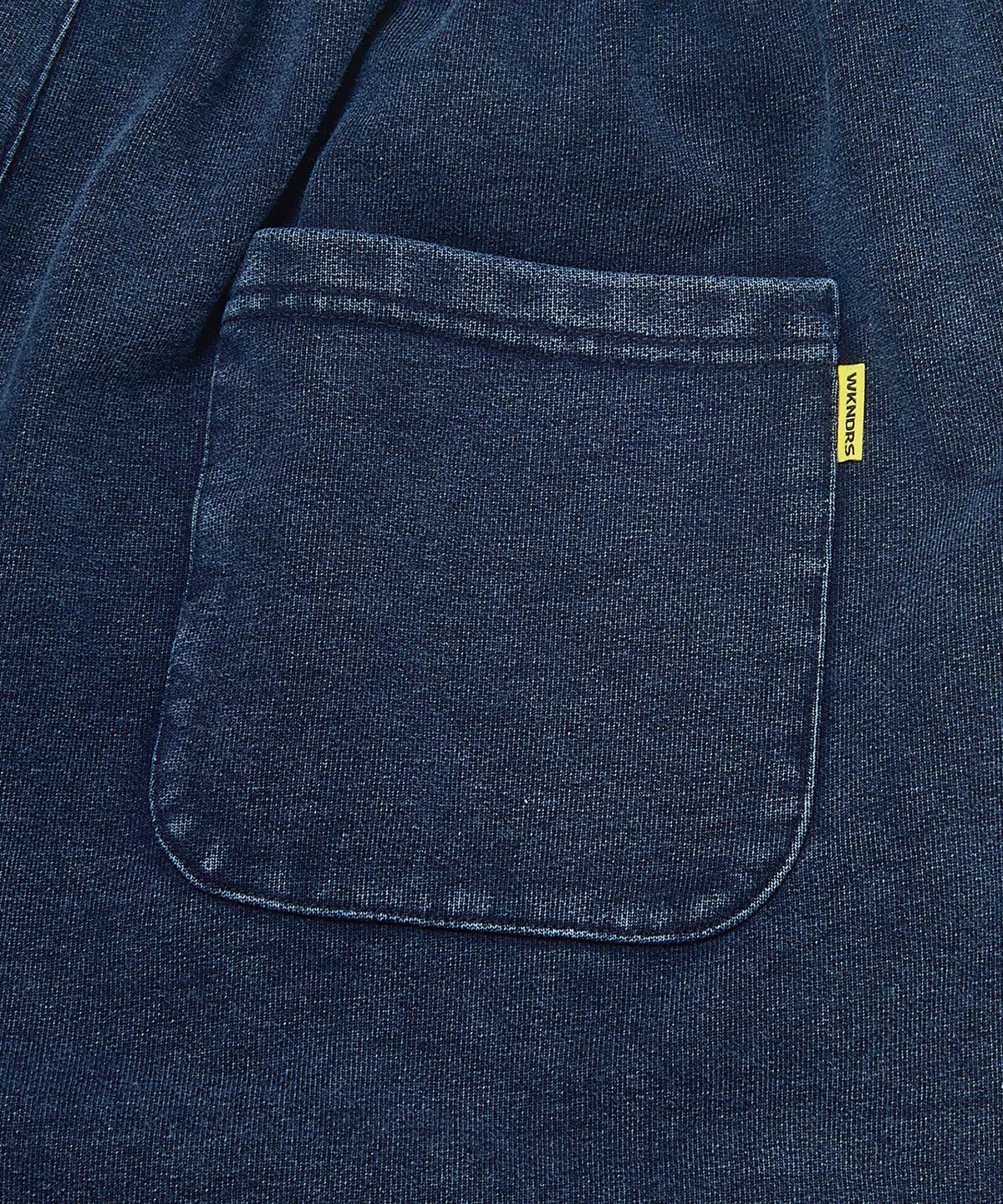 위캔더스(WKNDRS) LOGO SWEAT SHORTS (DENIM)
