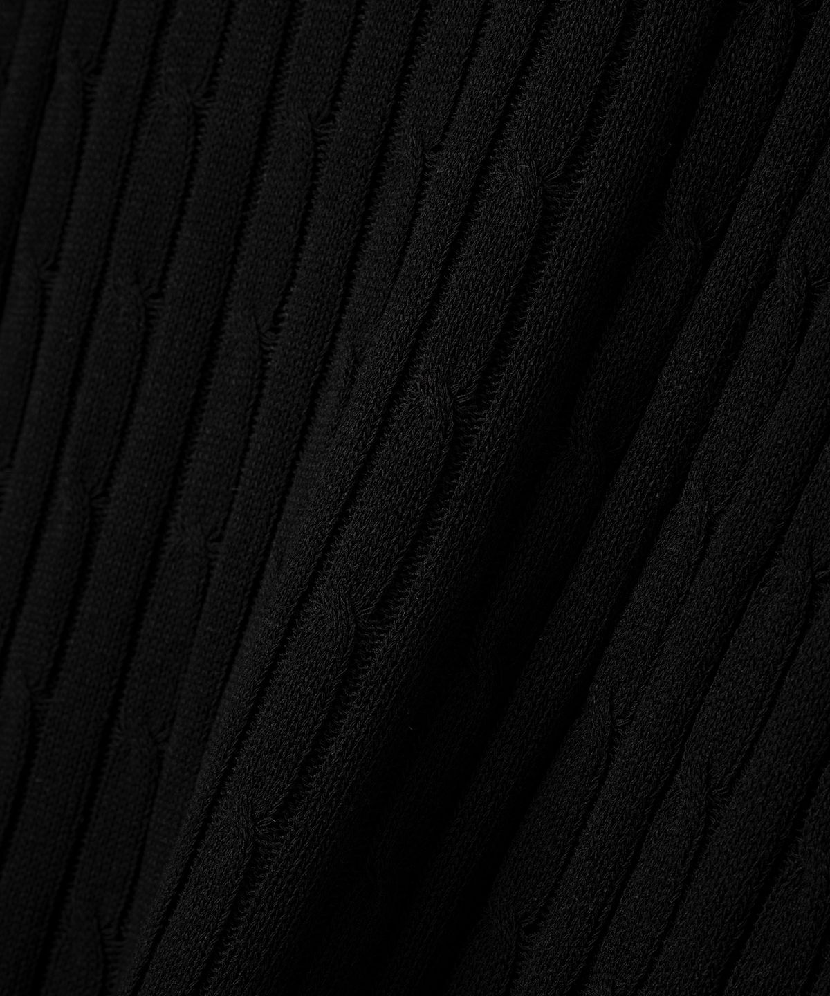 니티드(KNITTED) 린넨 케이블 카라 하프 니트 BLACK
